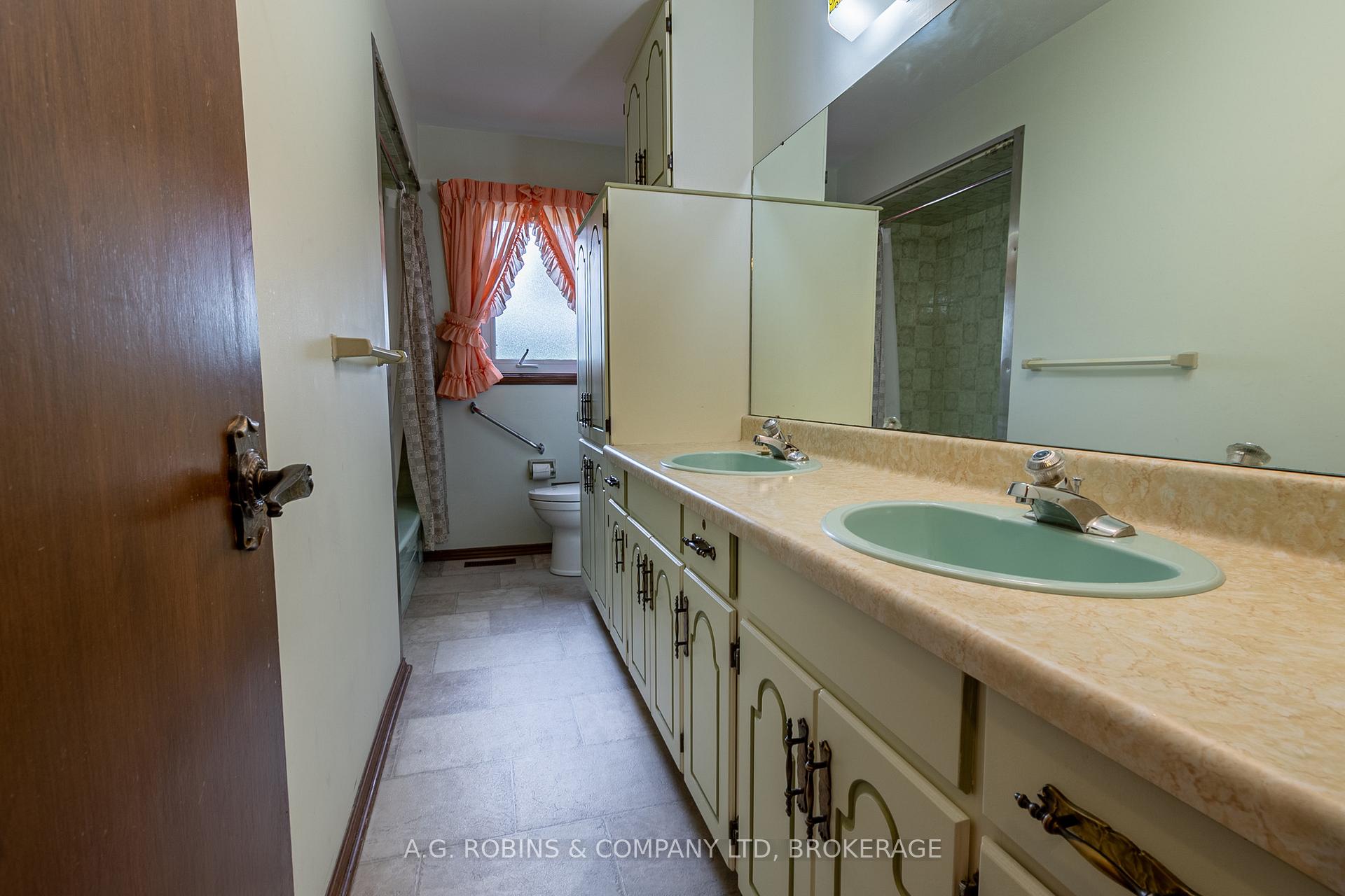 Photo 17 of 152 Doan's Ridge Road, Welland, Cooks Mills — HOMEH