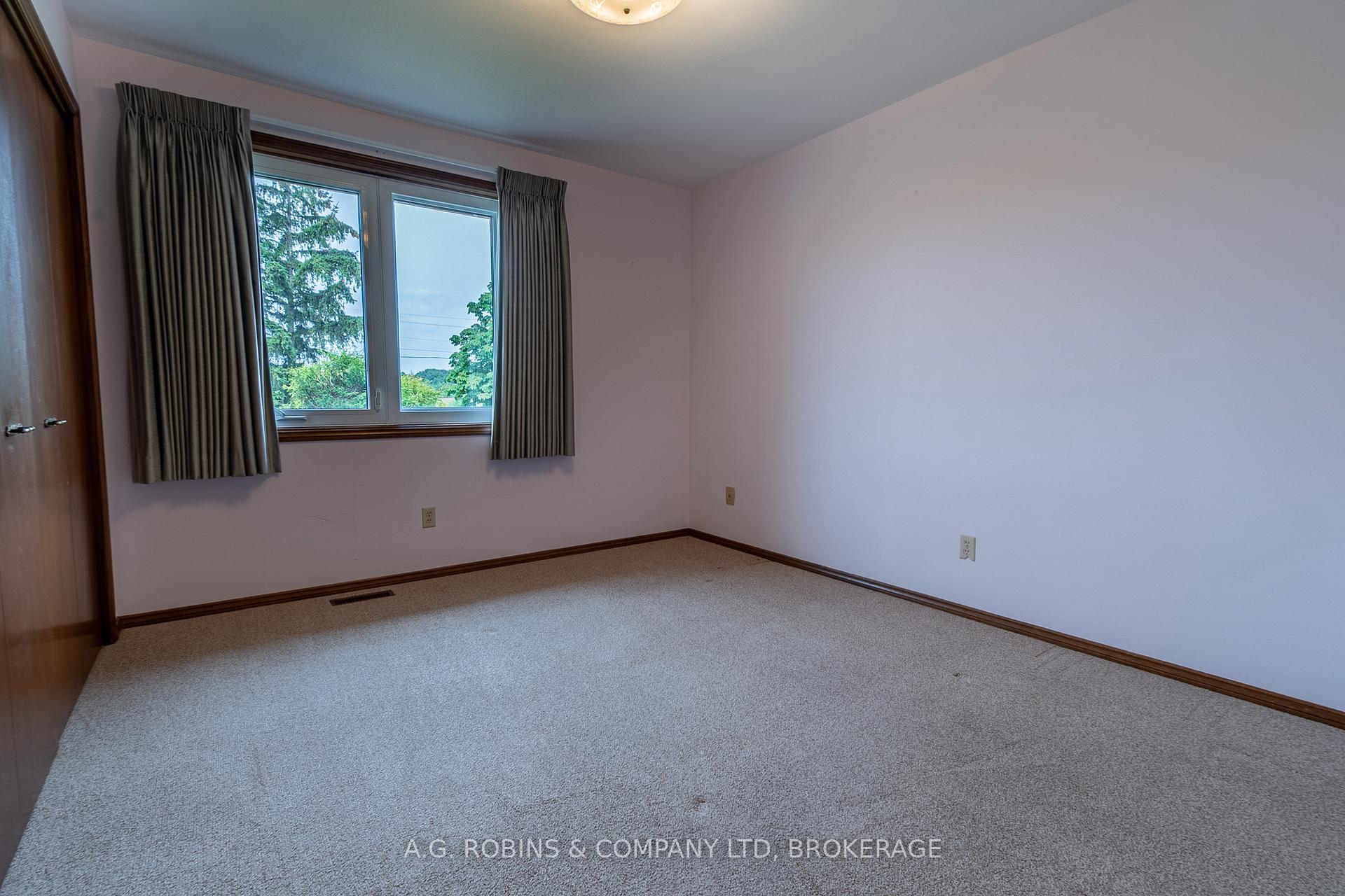 Photo 18 of 152 Doan's Ridge Road, Welland, Cooks Mills — HOMEH
