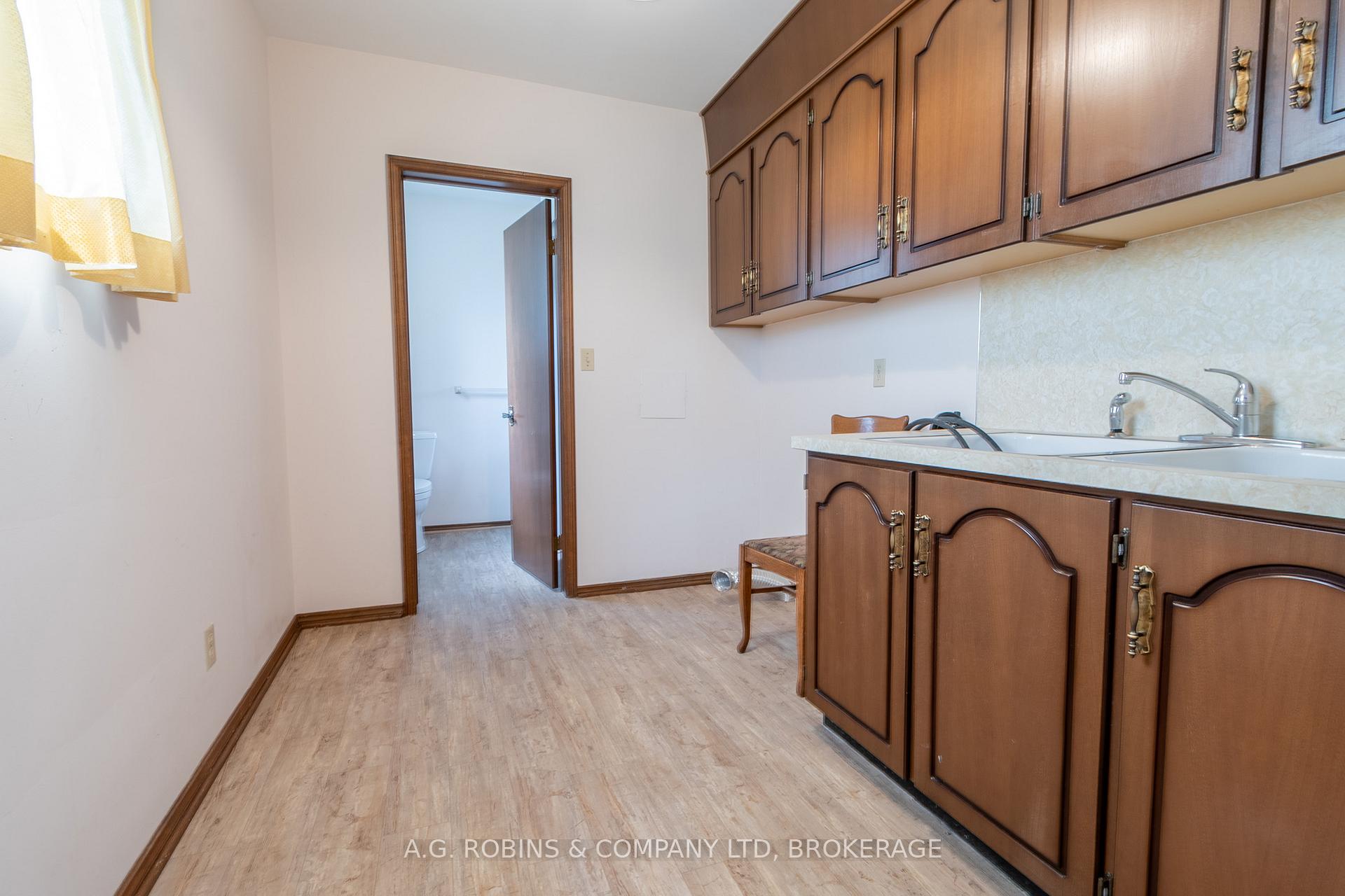 Photo 24 of 152 Doan's Ridge Road, Welland, Cooks Mills — HOMEH