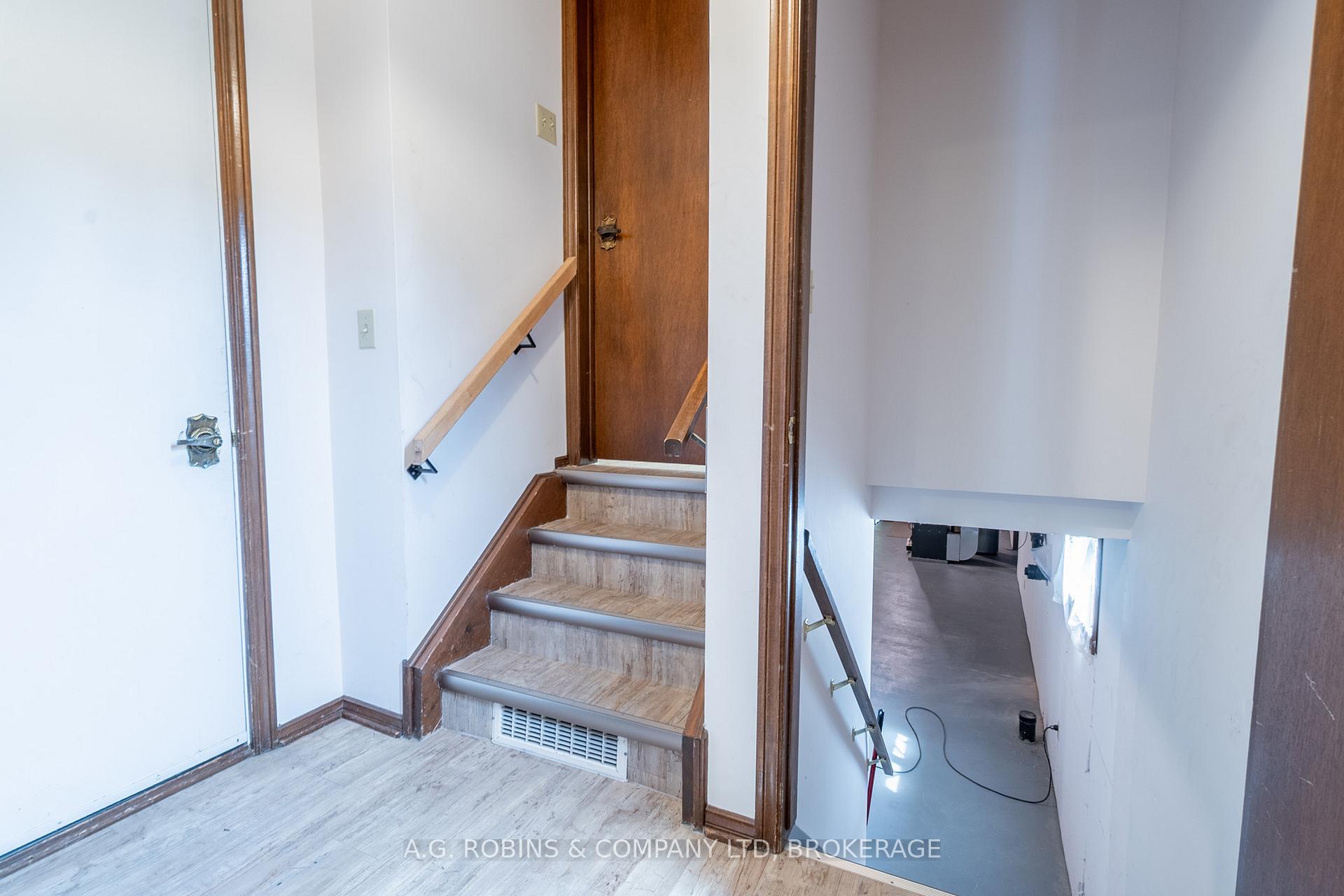 Photo 25 of 152 Doan's Ridge Road, Welland, Cooks Mills — HOMEH