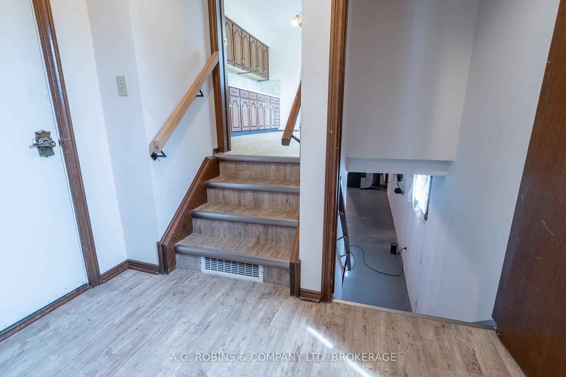 Photo 26 of 152 Doan's Ridge Road, Welland, Cooks Mills — HOMEH