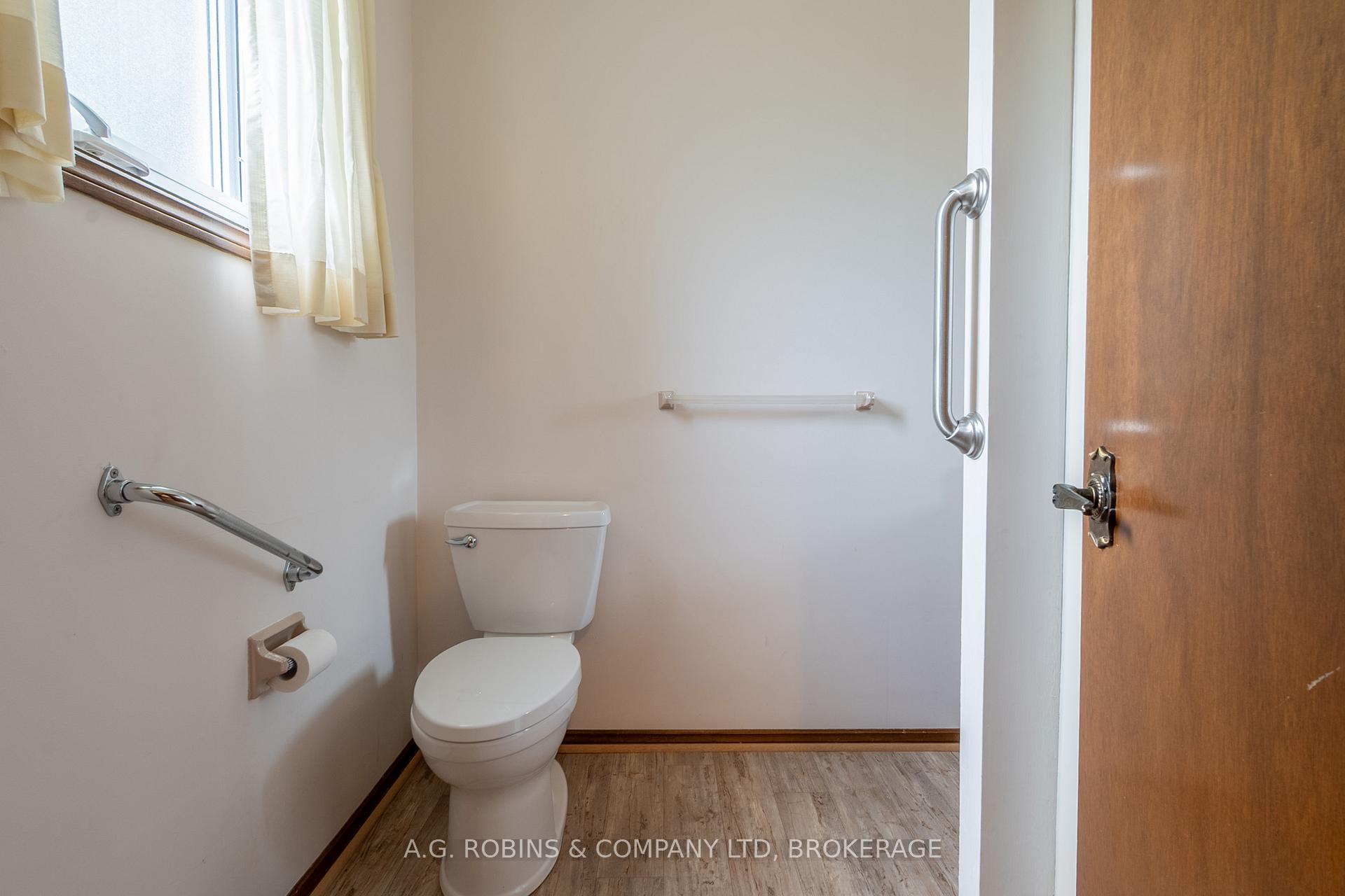 Photo 27 of 152 Doan's Ridge Road, Welland, Cooks Mills — HOMEH