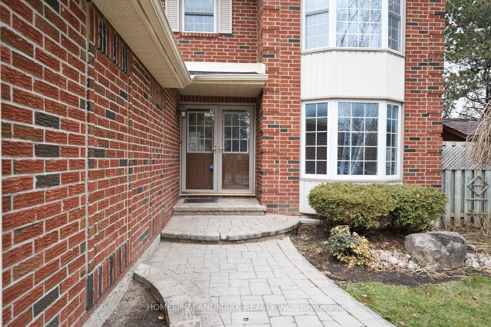 Photo 3 of 18 Glen Dhu Drive, Whitby, Rolling Acres — HOMEH