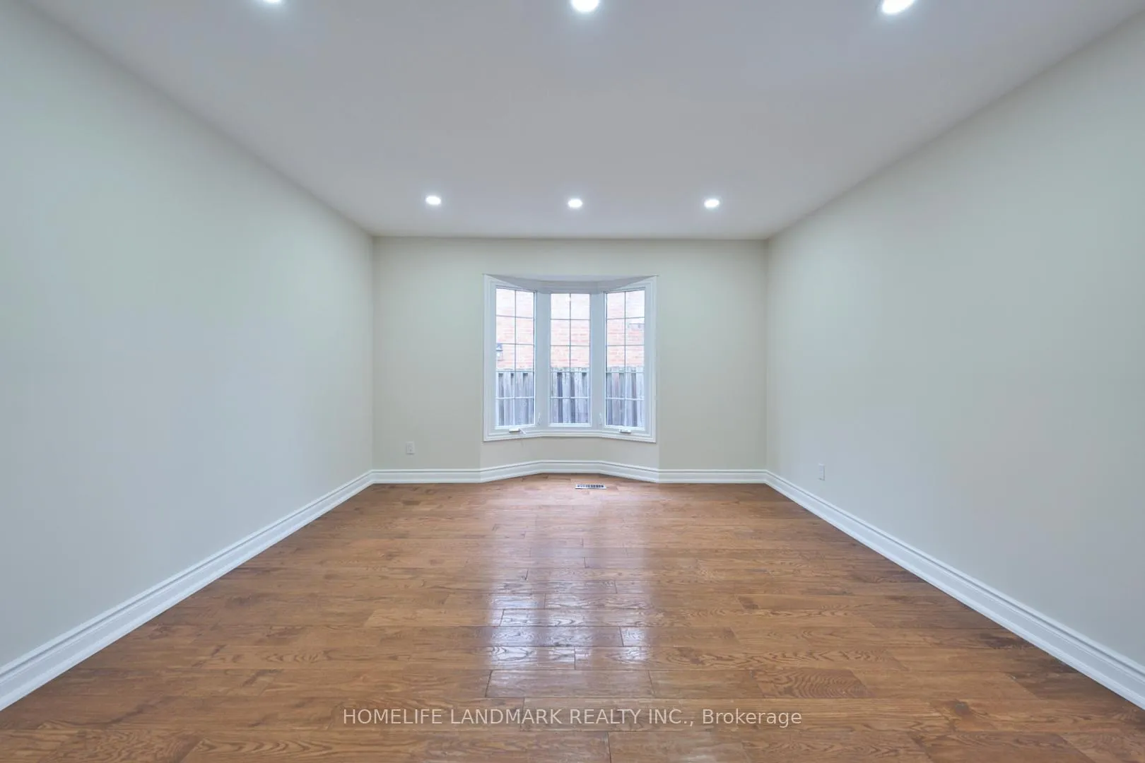 Photo 8 of 18 Glen Dhu Drive, Whitby, Rolling Acres — HOMEH