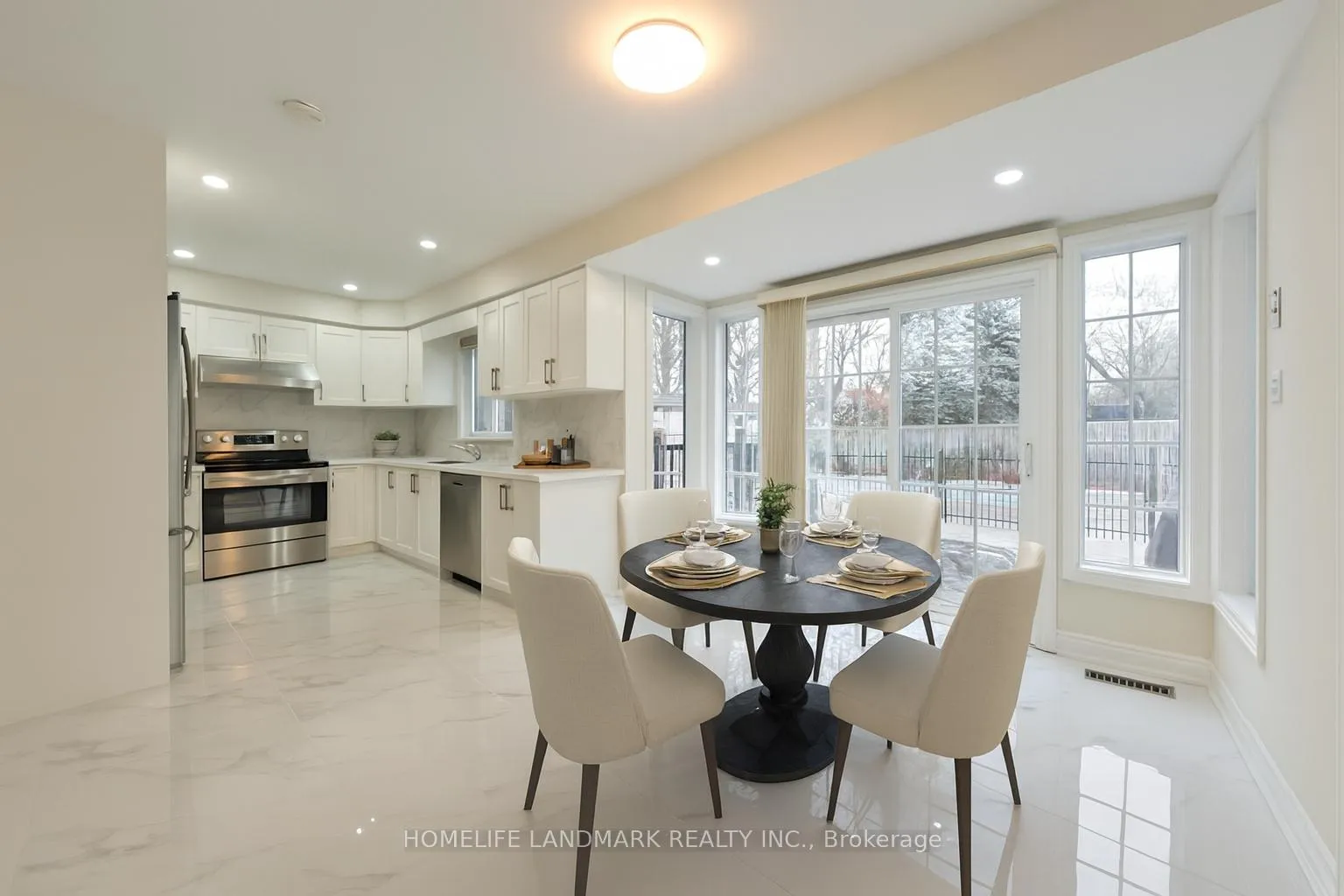 Photo 11 of 18 Glen Dhu Drive, Whitby, Rolling Acres — HOMEH