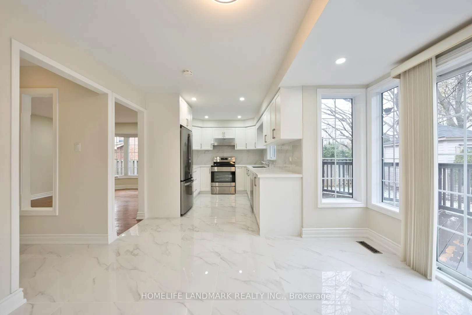 Photo 12 of 18 Glen Dhu Drive, Whitby, Rolling Acres — HOMEH