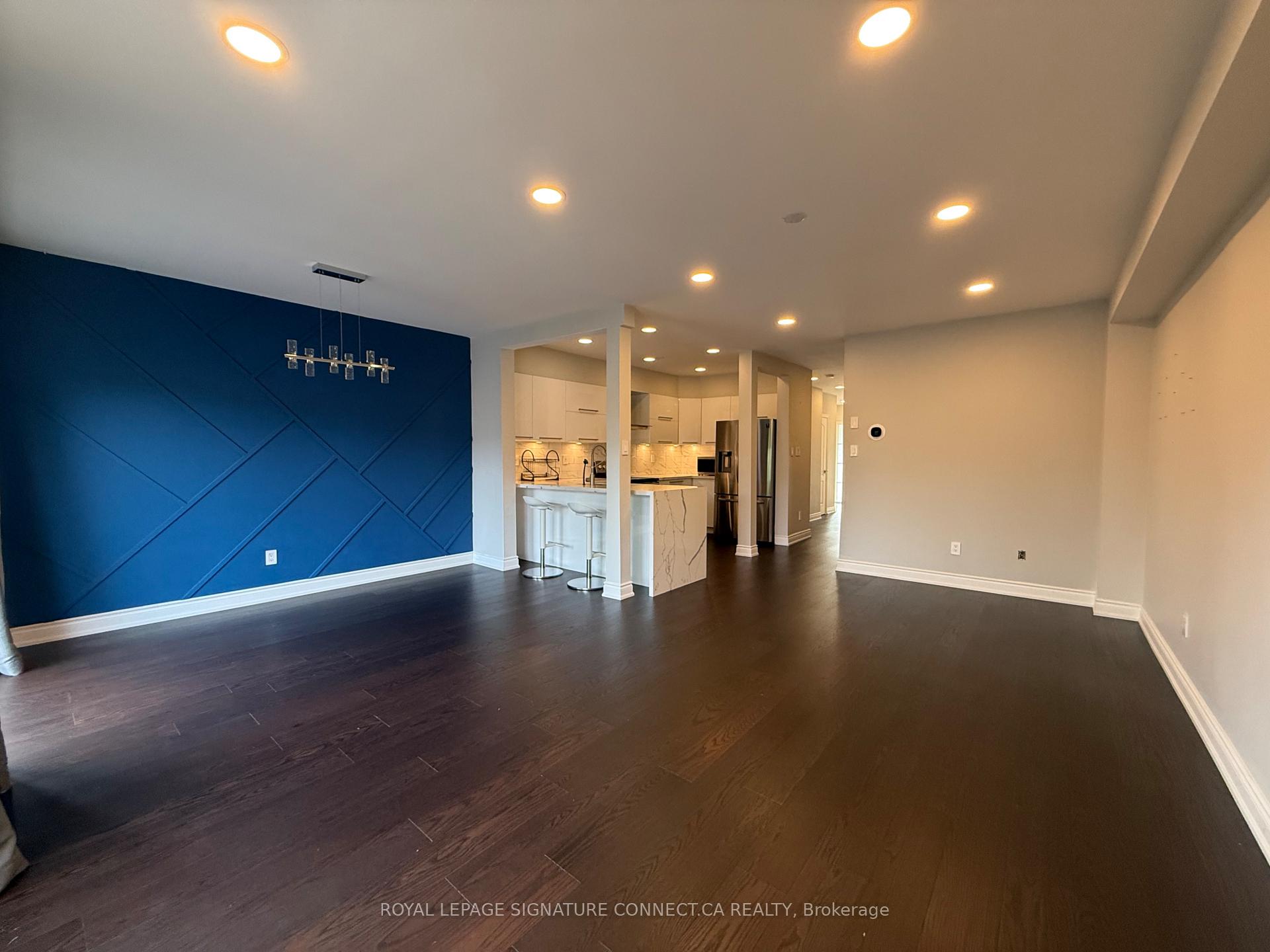 Photo 3 of 119 Carrier Crescent, Vaughan, Patterson — HOMEH