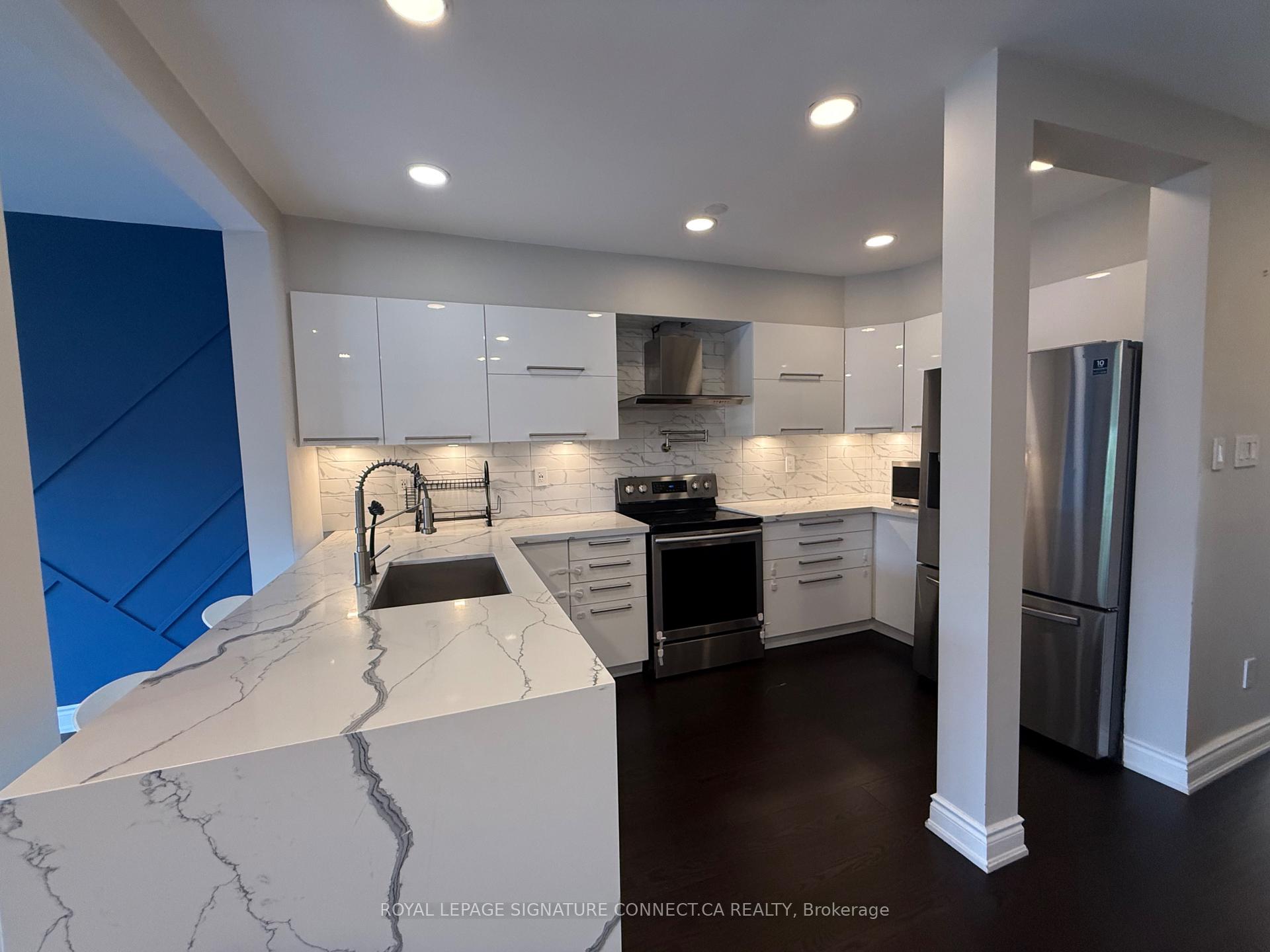 Photo 5 of 119 Carrier Crescent, Vaughan, Patterson — HOMEH