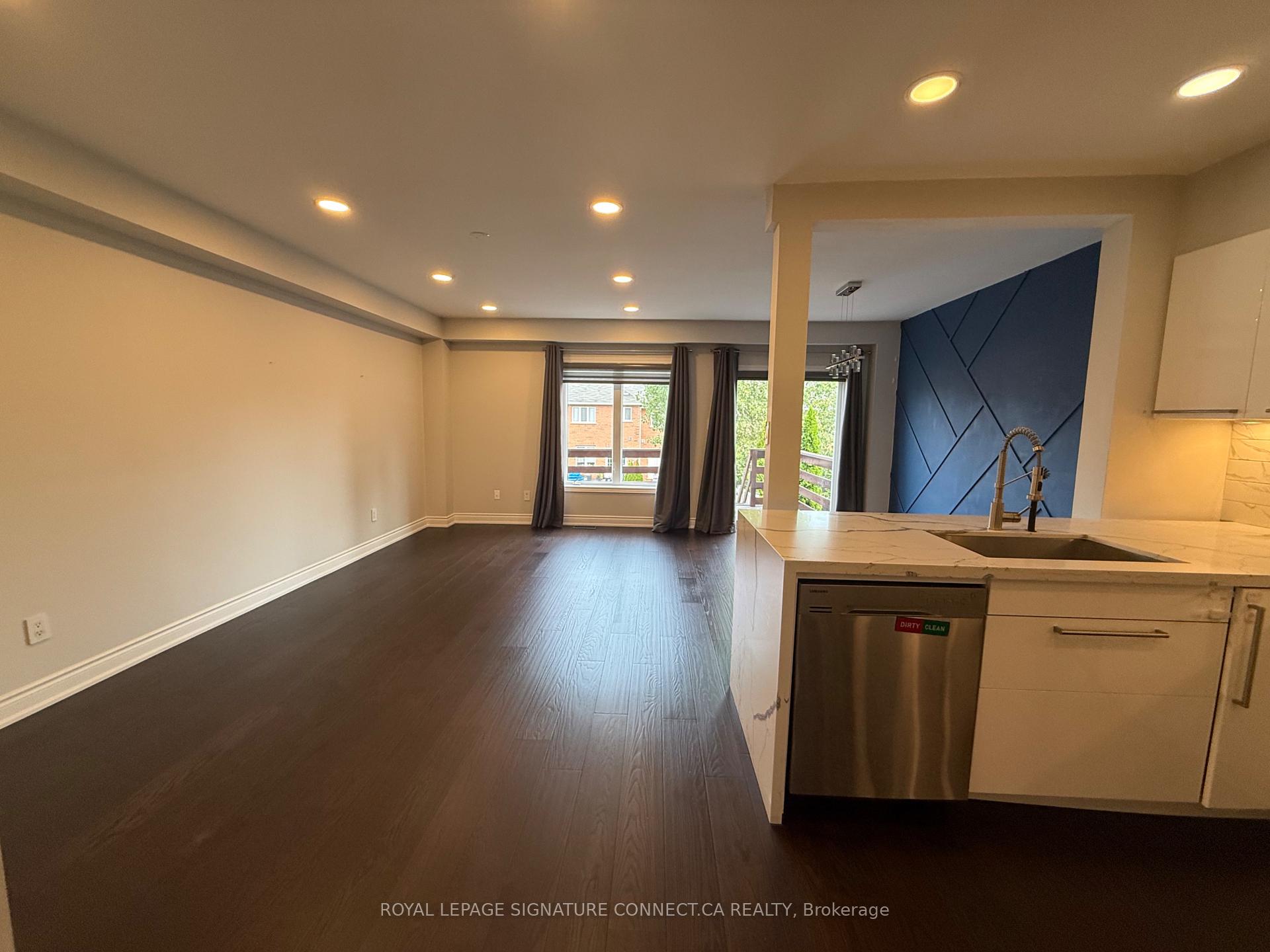 Photo 6 of 119 Carrier Crescent, Vaughan, Patterson — HOMEH