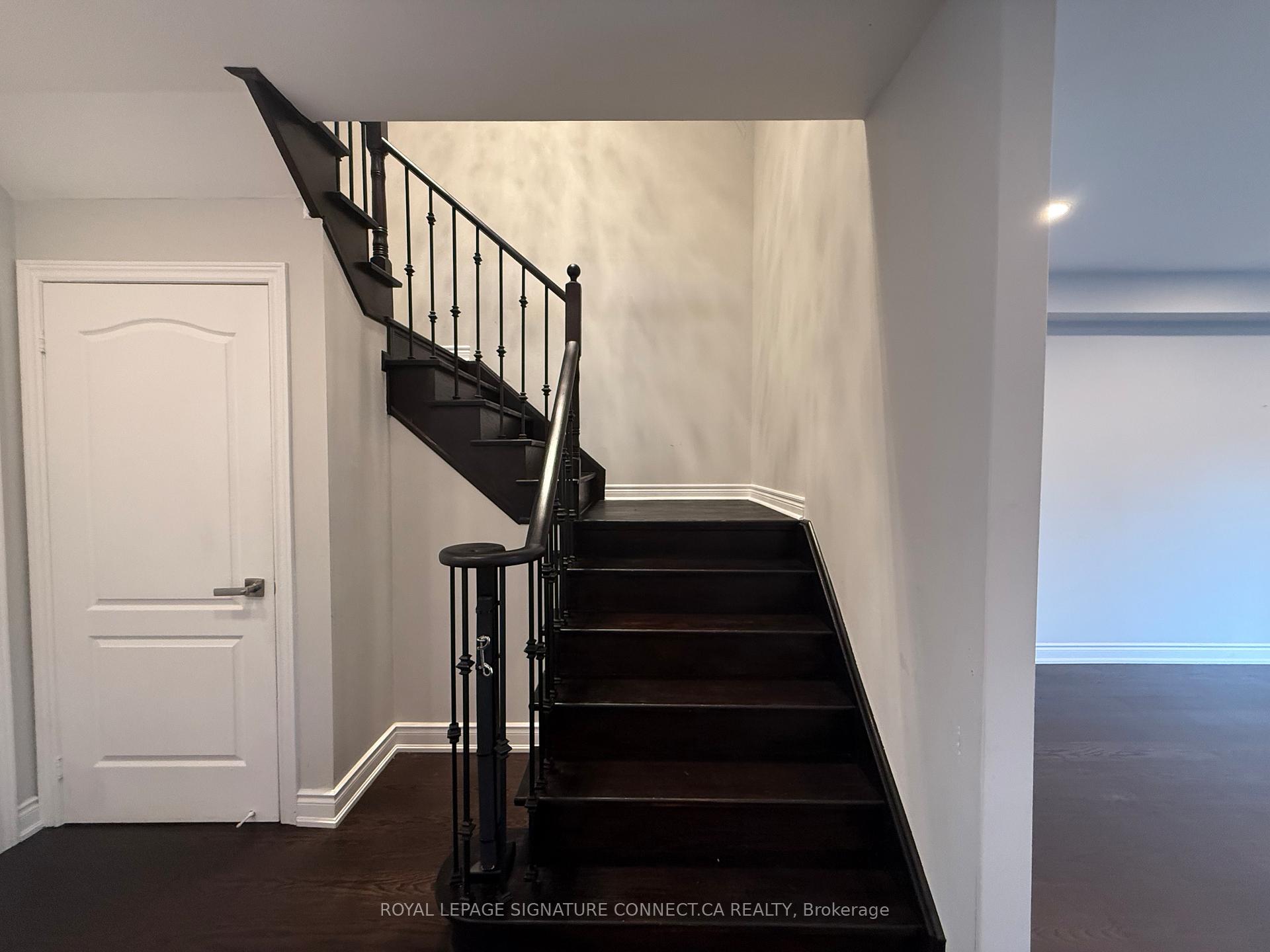 Photo 7 of 119 Carrier Crescent, Vaughan, Patterson — HOMEH