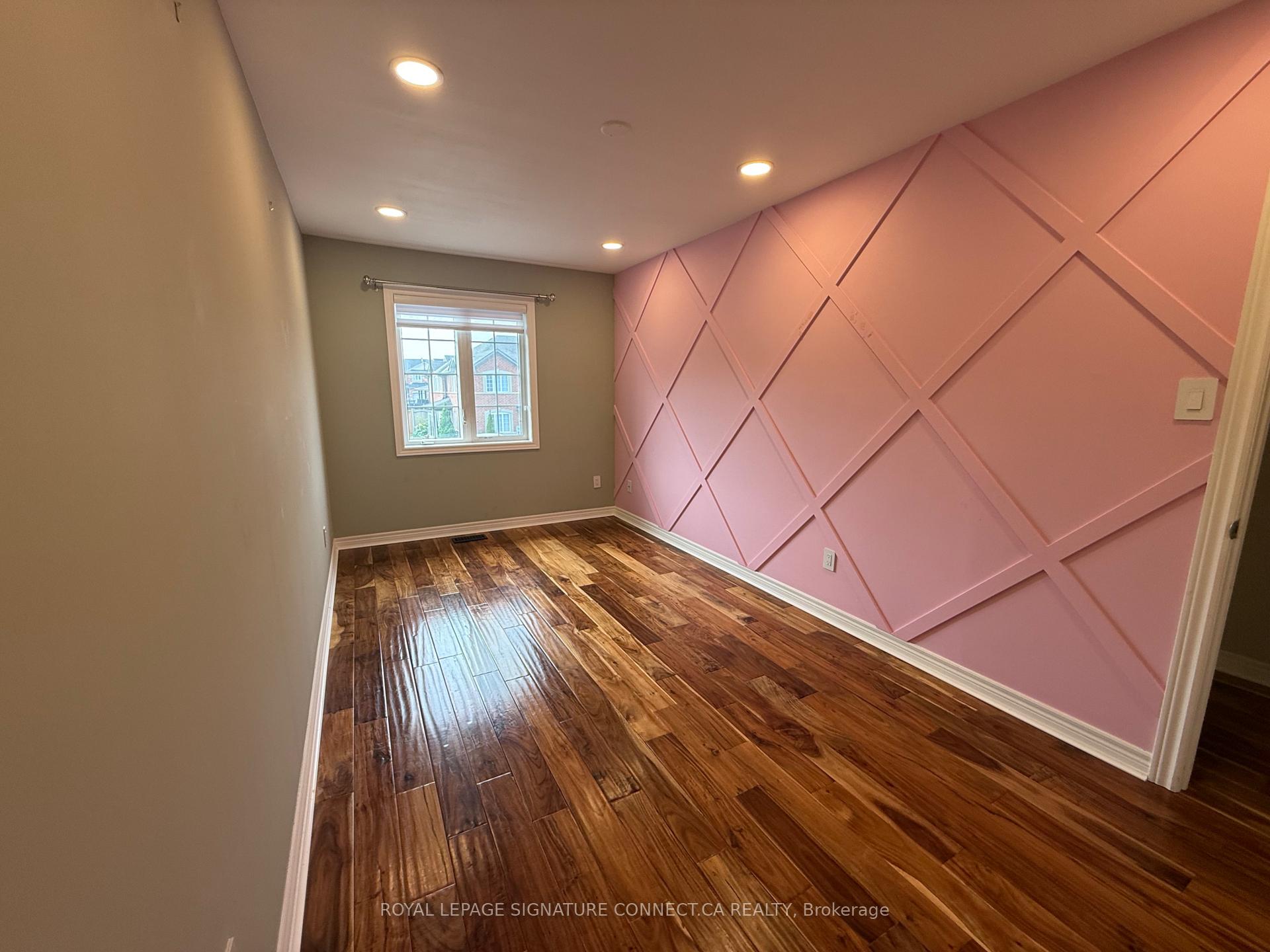 Photo 20 of 119 Carrier Crescent, Vaughan, Patterson — HOMEH