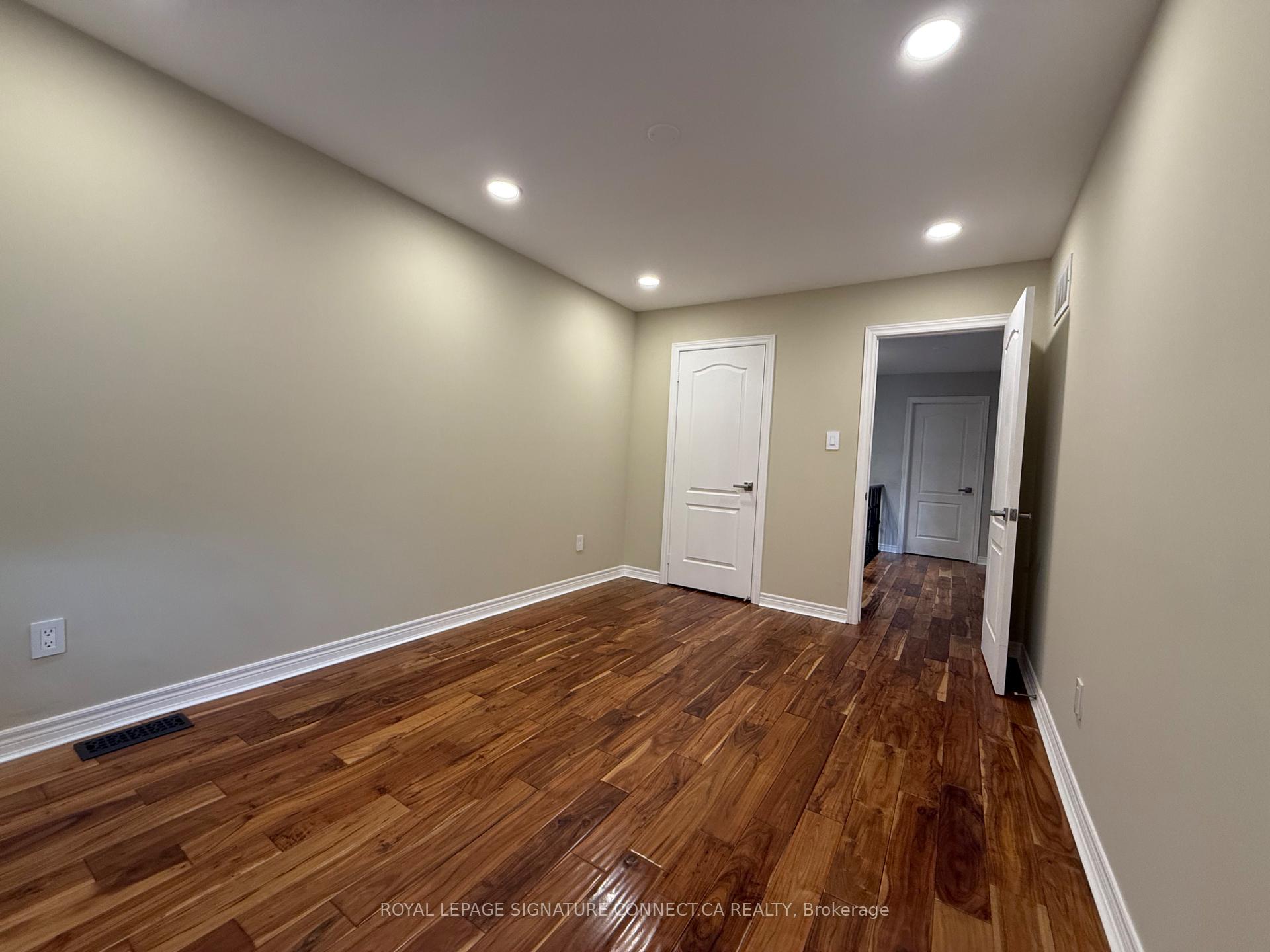 Photo 21 of 119 Carrier Crescent, Vaughan, Patterson — HOMEH
