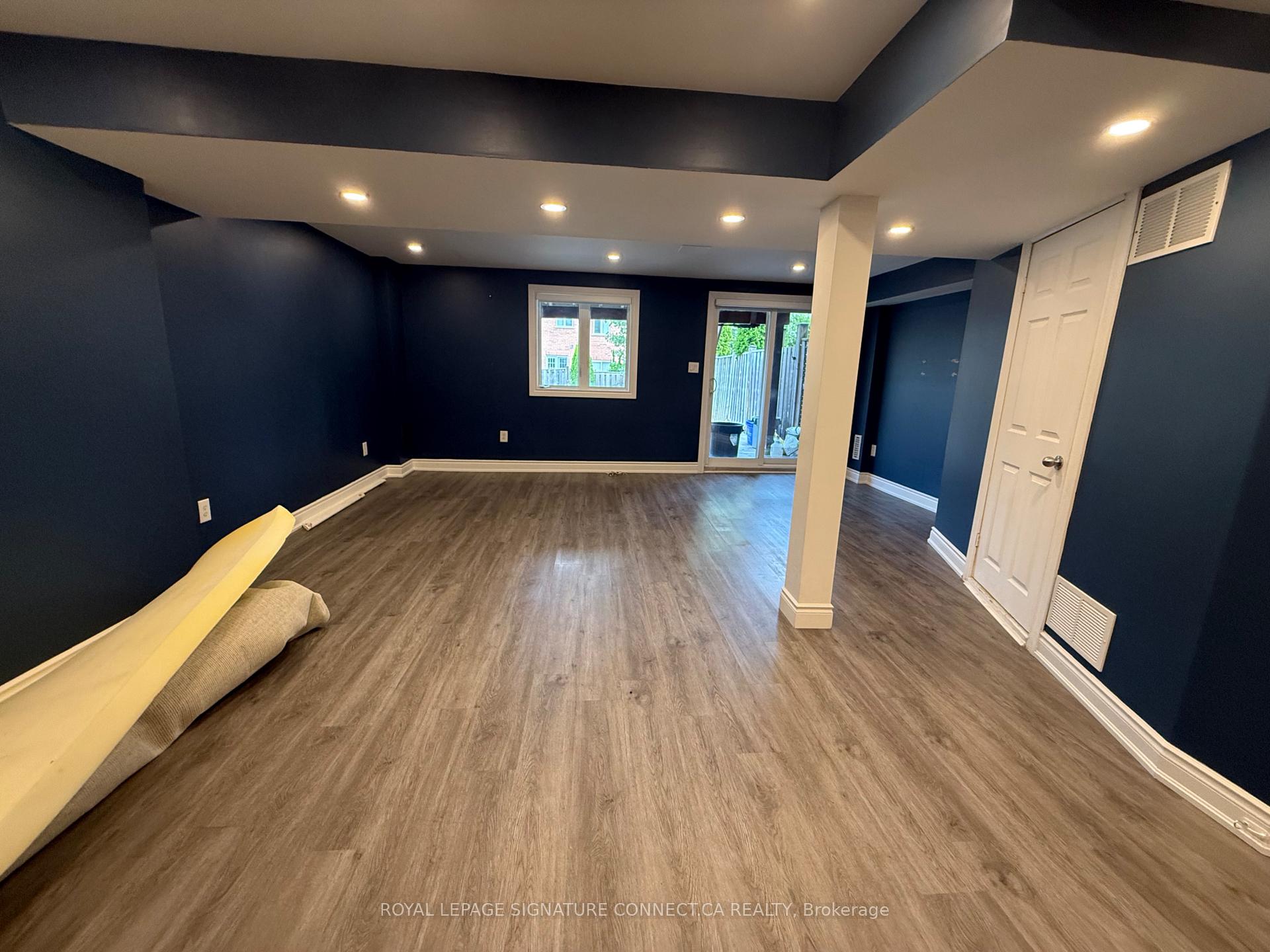 Photo 26 of 119 Carrier Crescent, Vaughan, Patterson — HOMEH