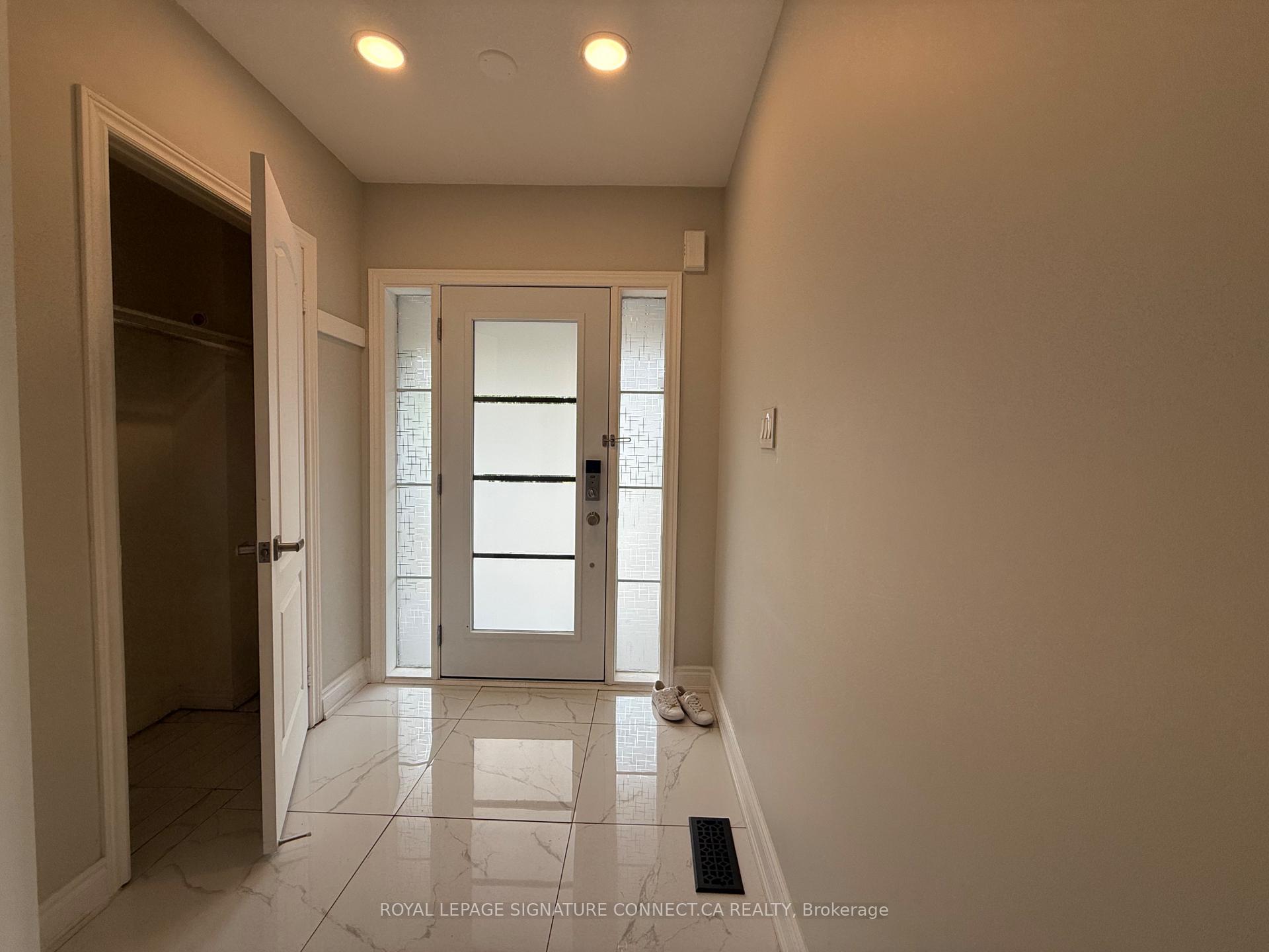 Photo 31 of 119 Carrier Crescent, Vaughan, Patterson — HOMEH
