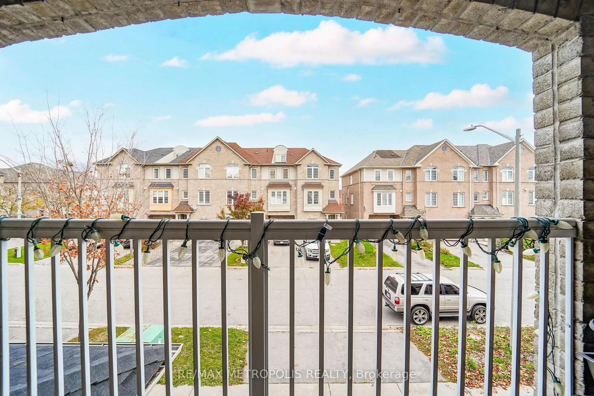 Photo 3 of 28 Talbotshire Street, Ajax, South West — HOMEH