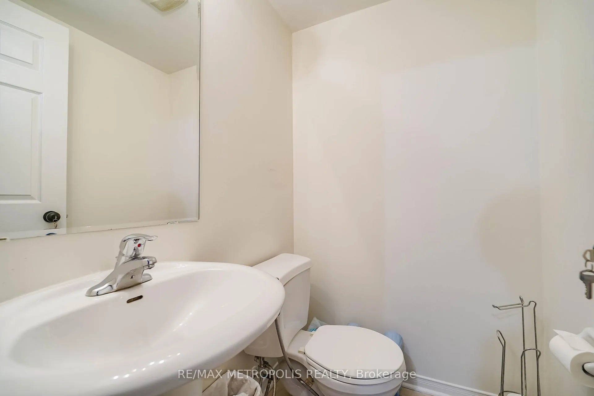Photo 19 of 28 Talbotshire Street, Ajax, South West — HOMEH