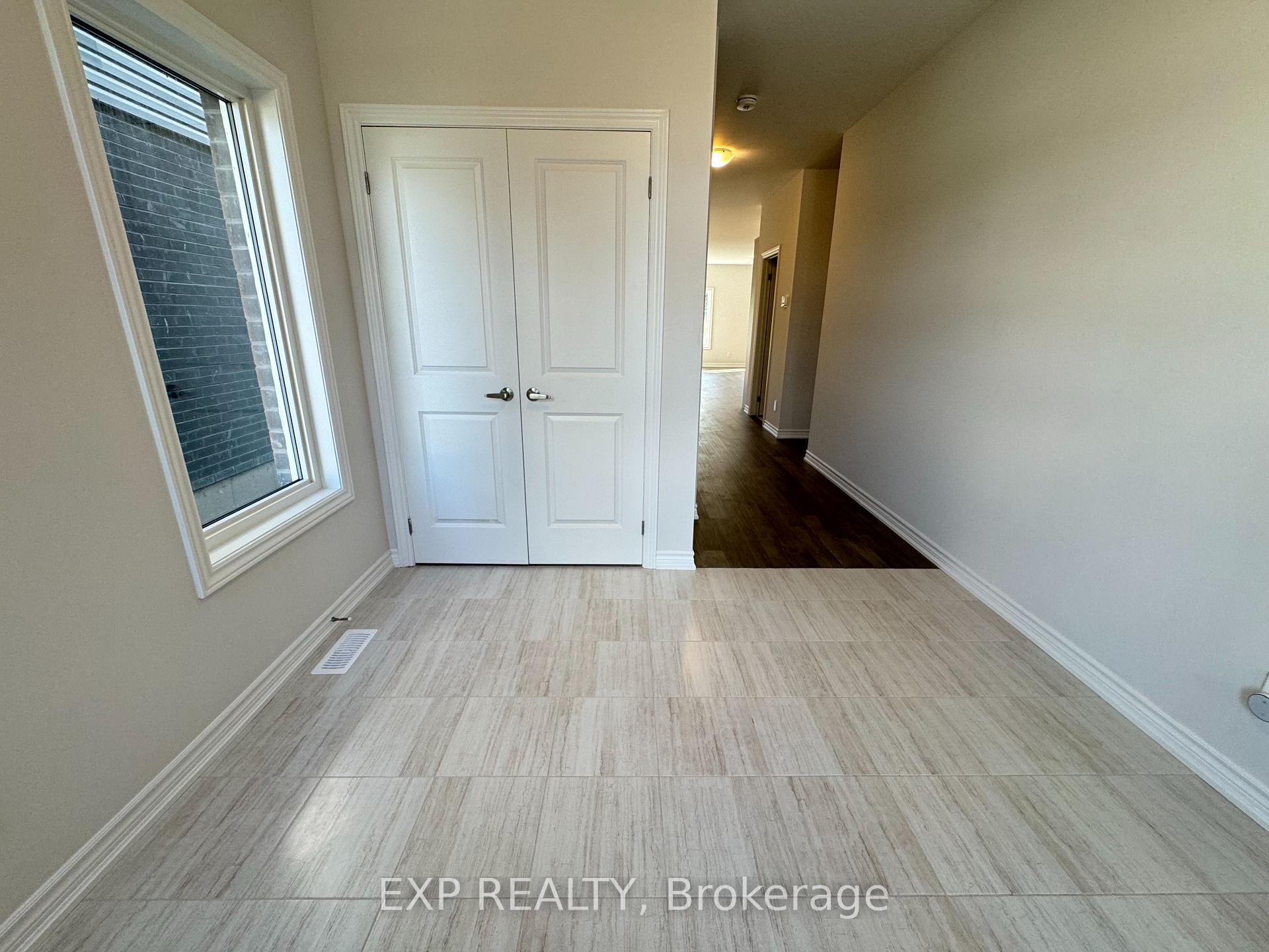 Photo 2 of 47 LAUGHER Ave, Welland, Lincoln/Crowland — HOMEH