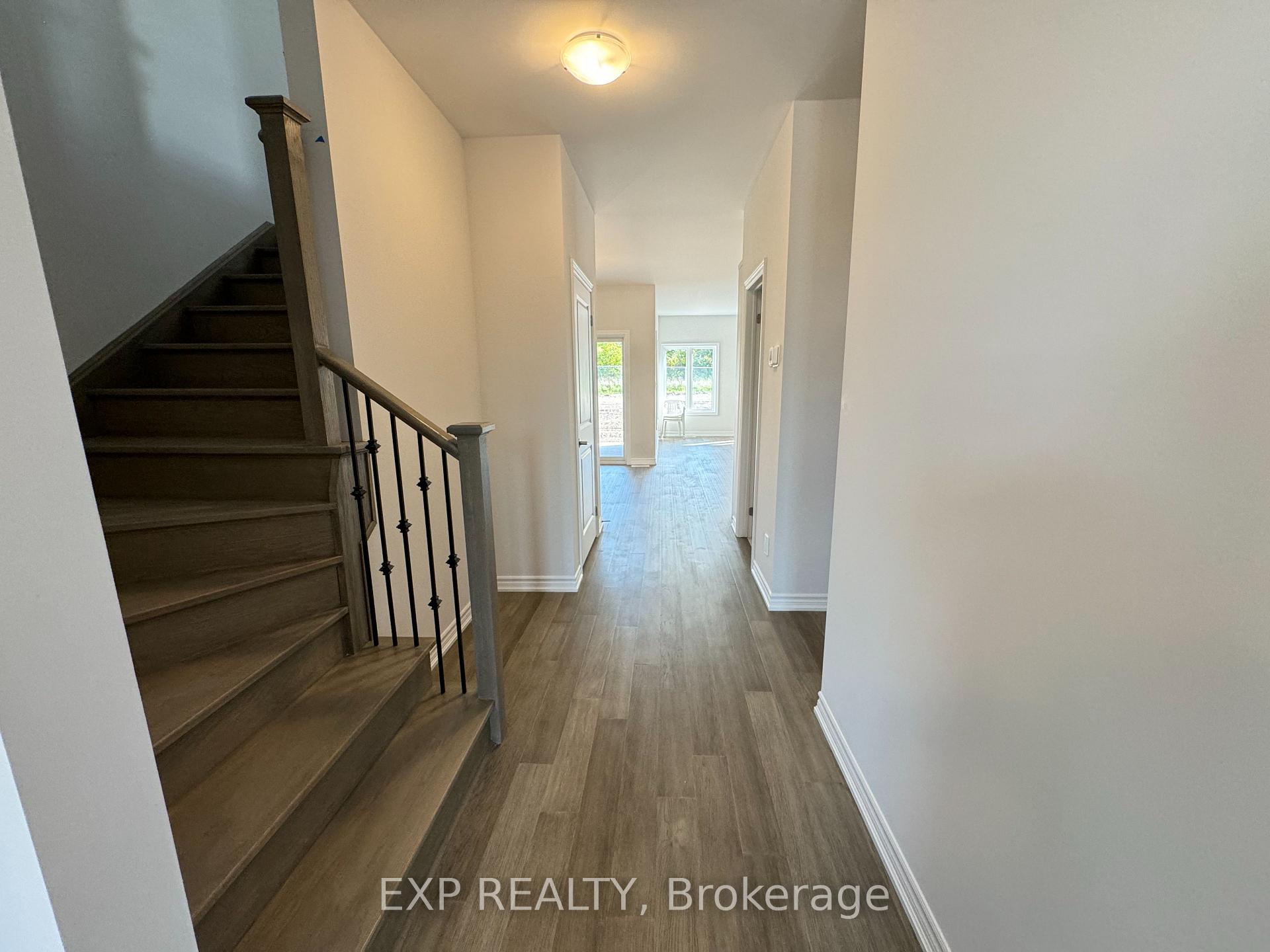 Photo 4 of 47 LAUGHER Ave, Welland, Lincoln/Crowland — HOMEH
