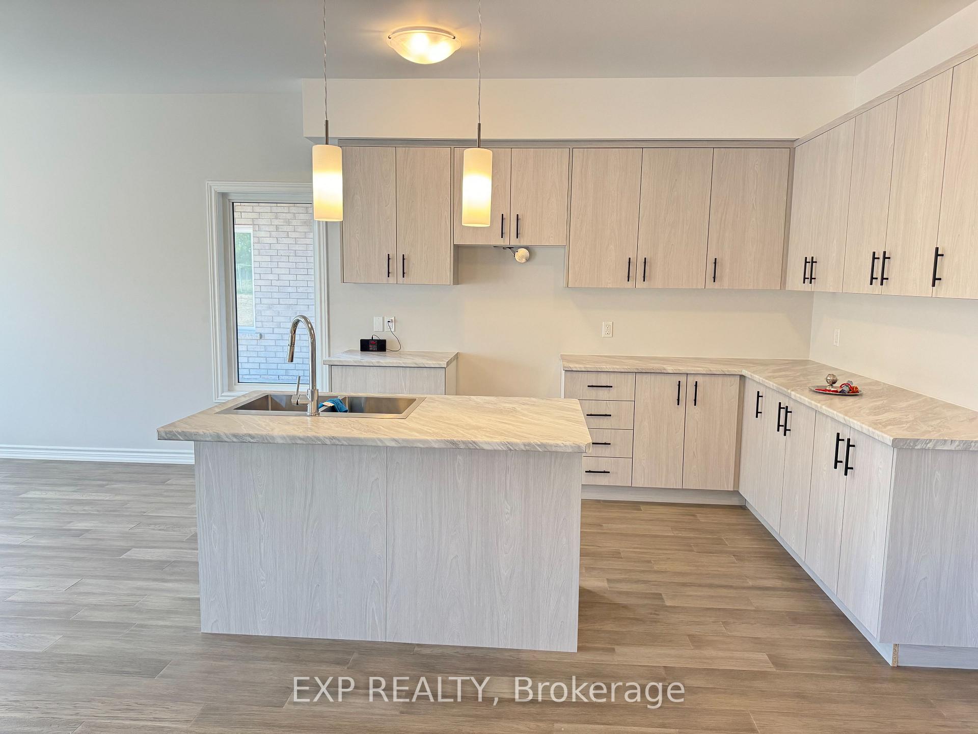Photo 9 of 47 LAUGHER Ave, Welland, Lincoln/Crowland — HOMEH