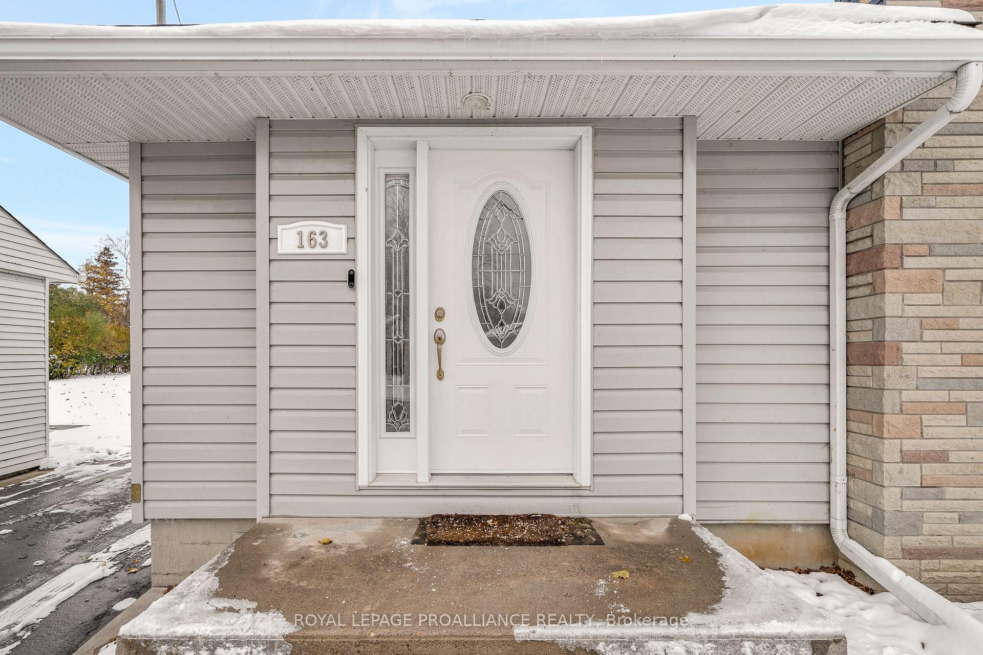 Photo 3 of 163 Hastings Drive, Belleville, Belleville Ward — HOMEH