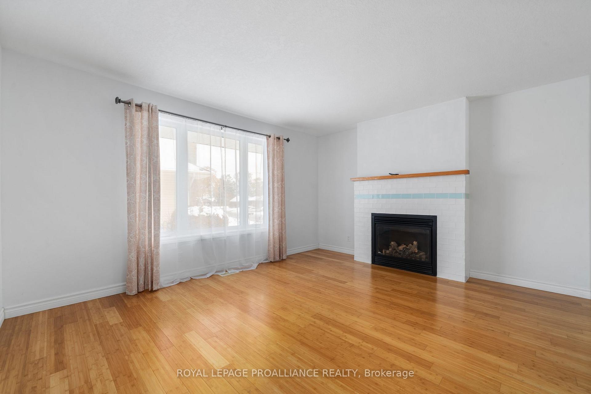 Photo 8 of 163 Hastings Drive, Belleville, Belleville Ward — HOMEH