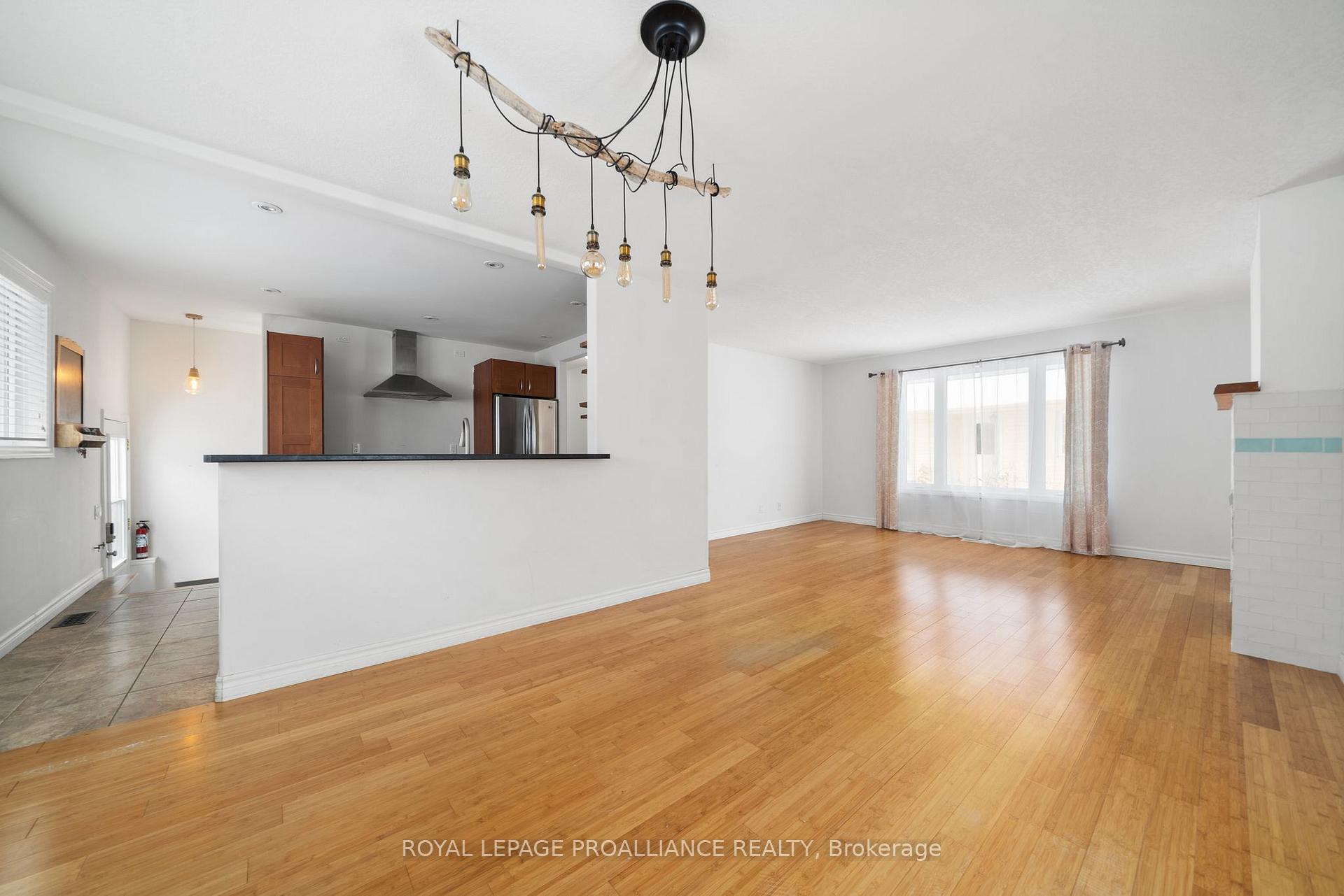 Photo 13 of 163 Hastings Drive, Belleville, Belleville Ward — HOMEH