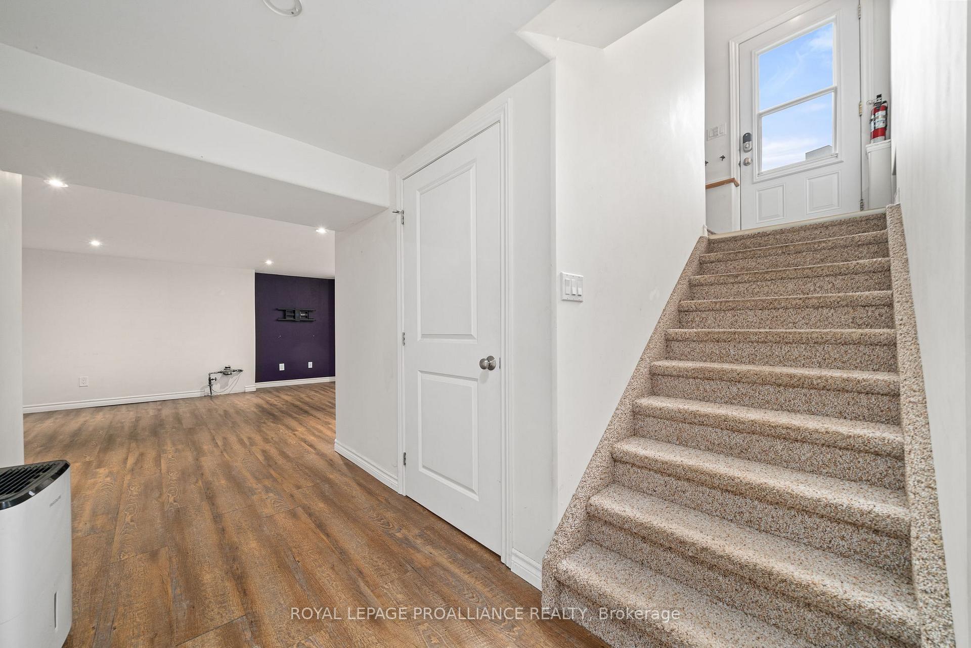 Photo 32 of 163 Hastings Drive, Belleville, Belleville Ward — HOMEH