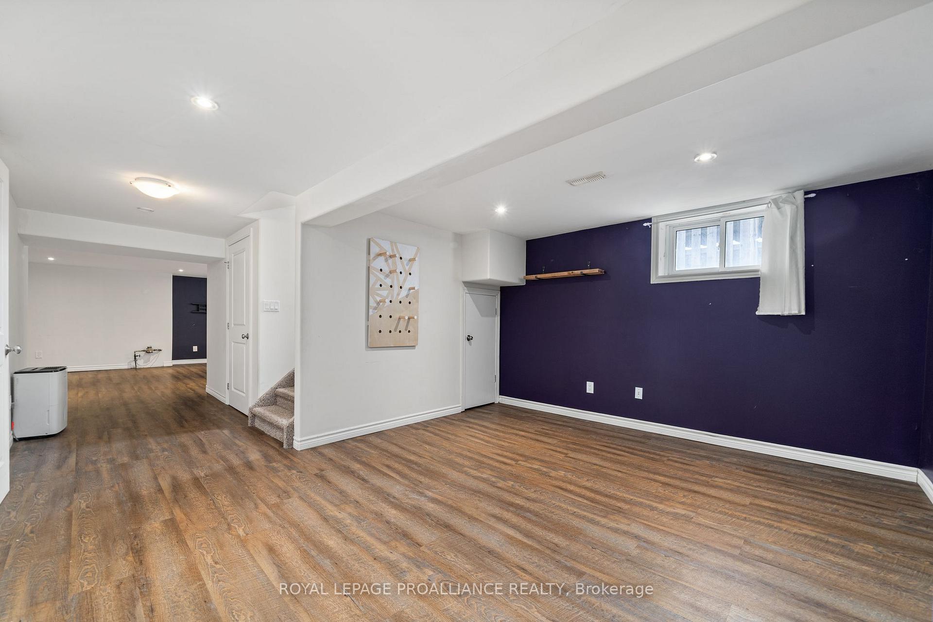 Photo 35 of 163 Hastings Drive, Belleville, Belleville Ward — HOMEH