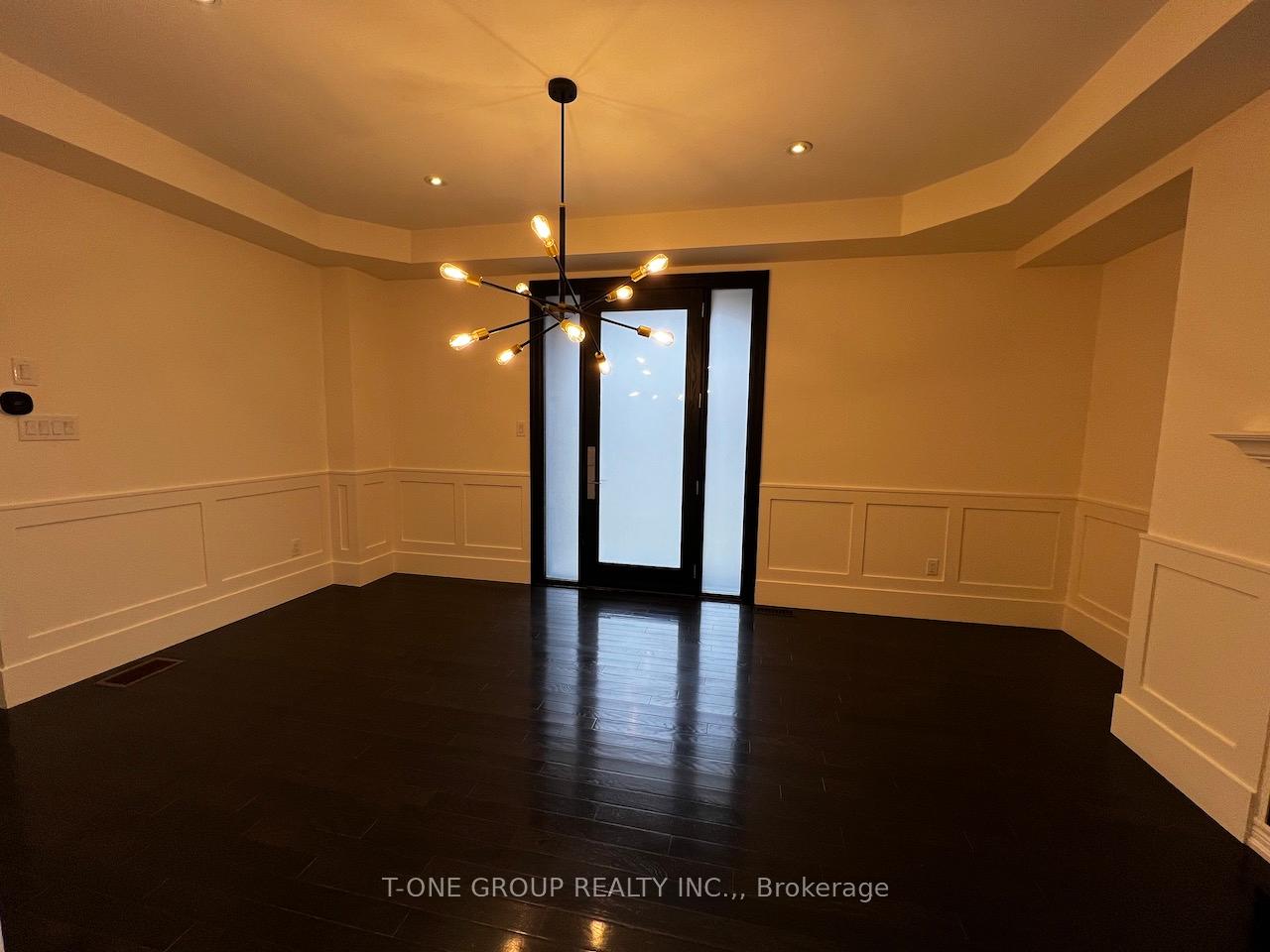 Photo 7 of 1 Timna Crescent, Vaughan, Patterson — HOMEH