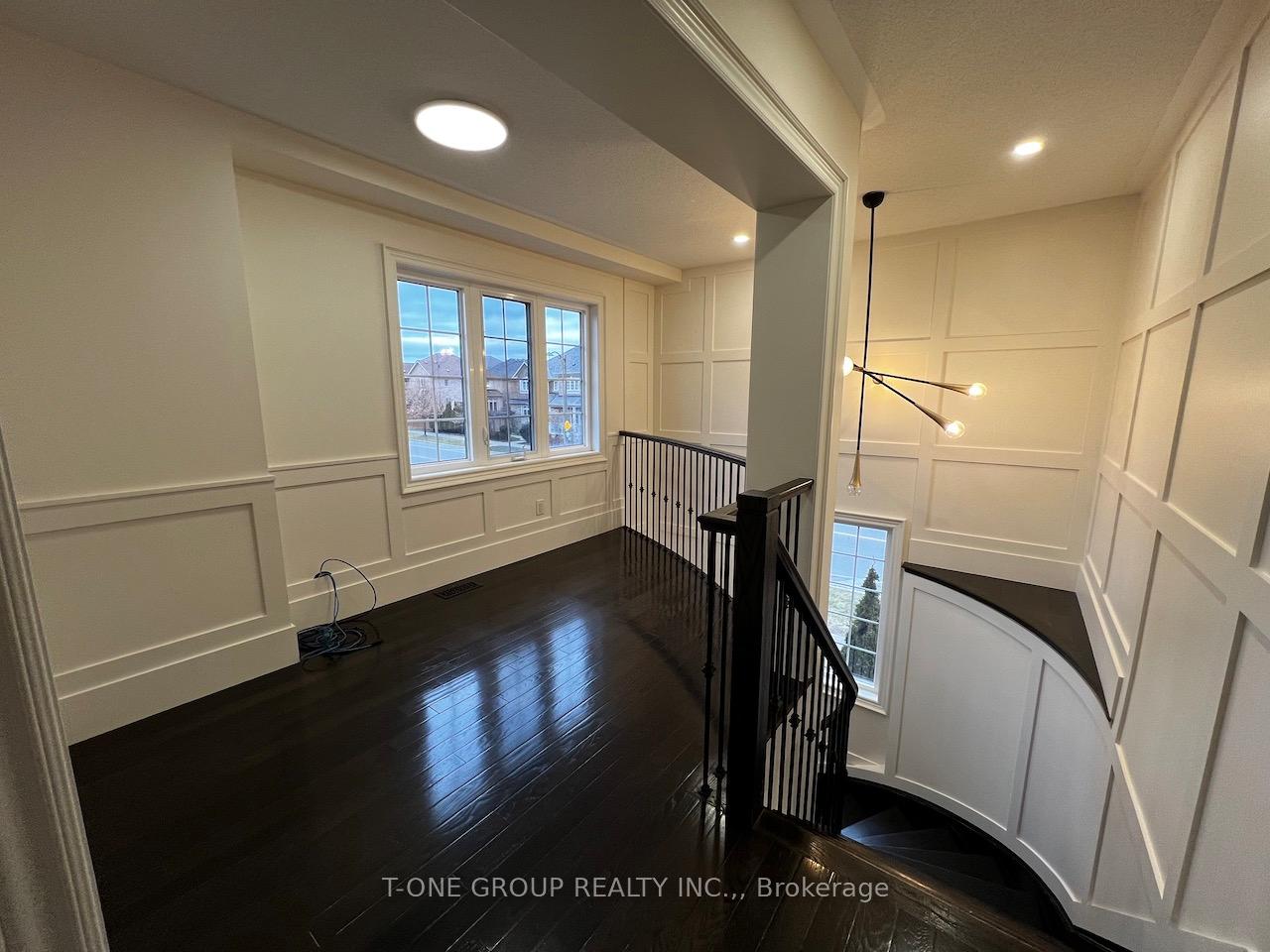 Photo 8 of 1 Timna Crescent, Vaughan, Patterson — HOMEH