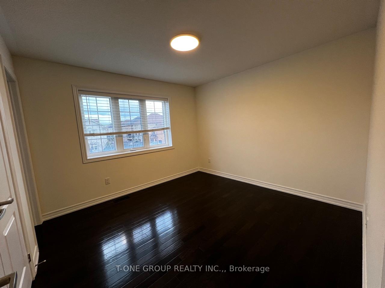 Photo 12 of 1 Timna Crescent, Vaughan, Patterson — HOMEH