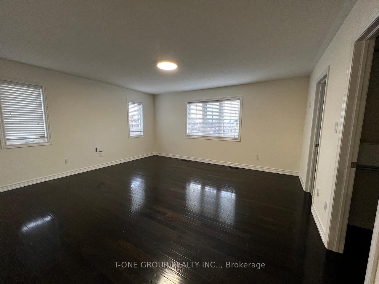 Photo 15 of 1 Timna Crescent, Vaughan, Patterson — HOMEH