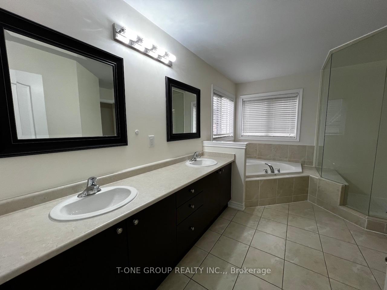 Photo 17 of 1 Timna Crescent, Vaughan, Patterson — HOMEH