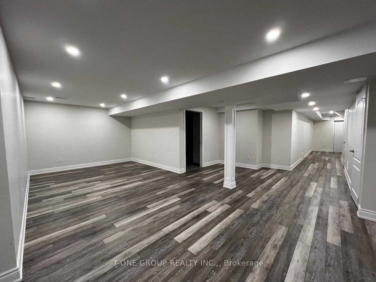 Photo 24 of 1 Timna Crescent, Vaughan, Patterson — HOMEH