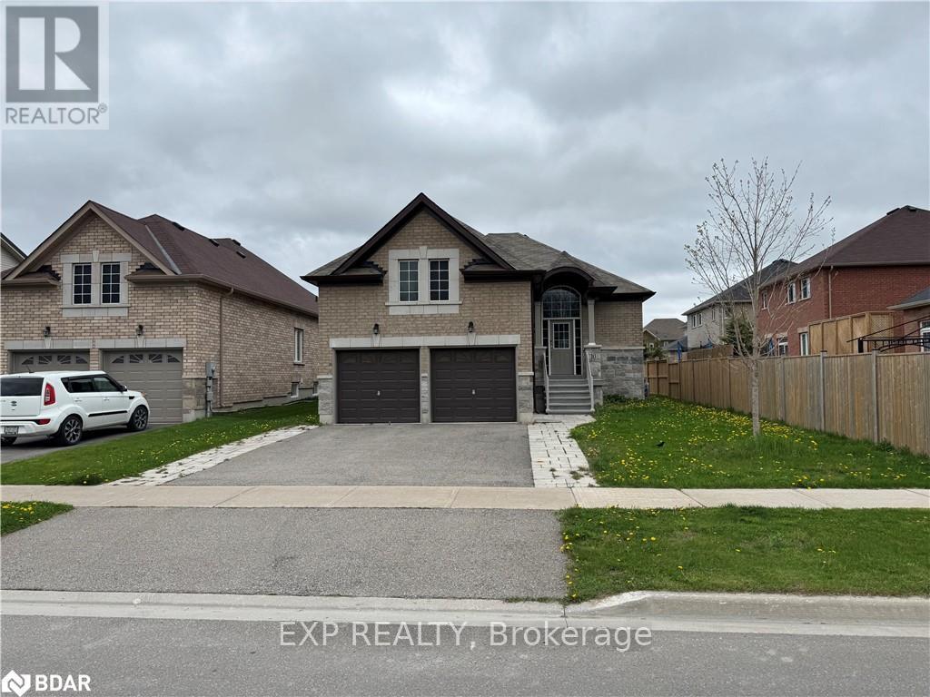 Photo 2 of 10 Falvo Street, Wasaga Beach — HOMEH