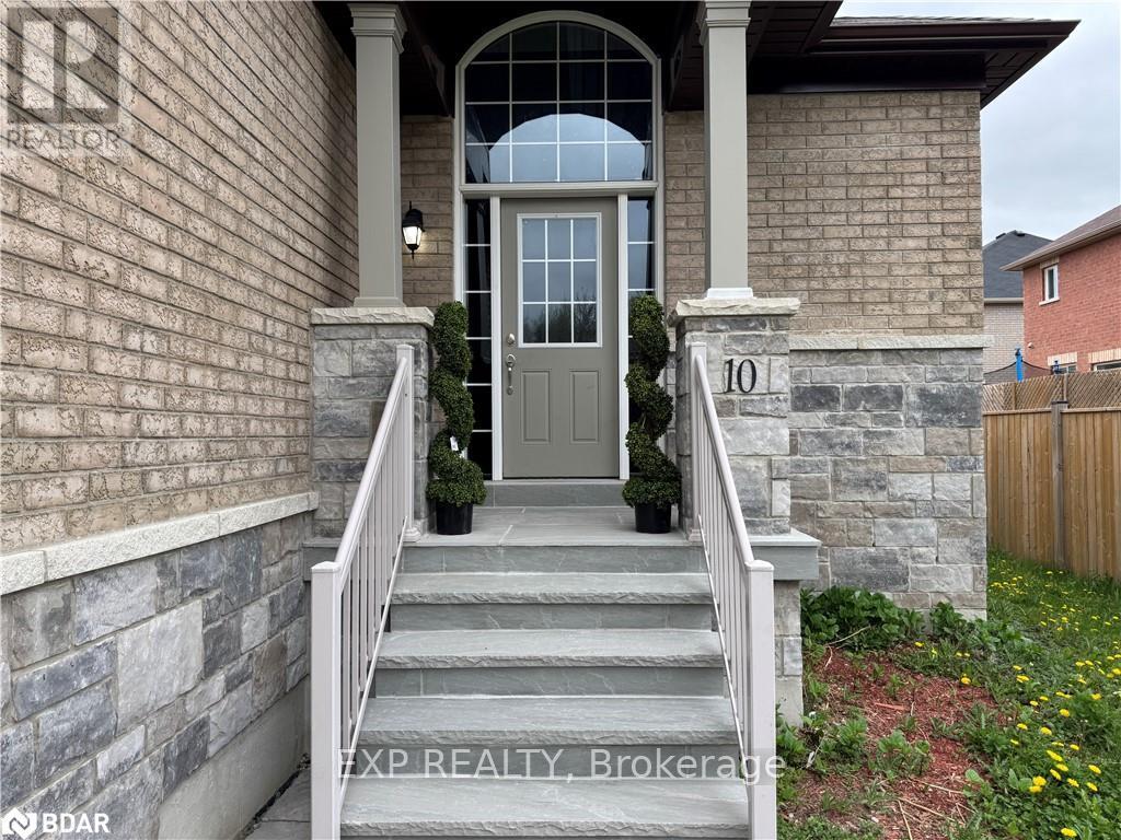 Photo 3 of 10 Falvo Street, Wasaga Beach — HOMEH