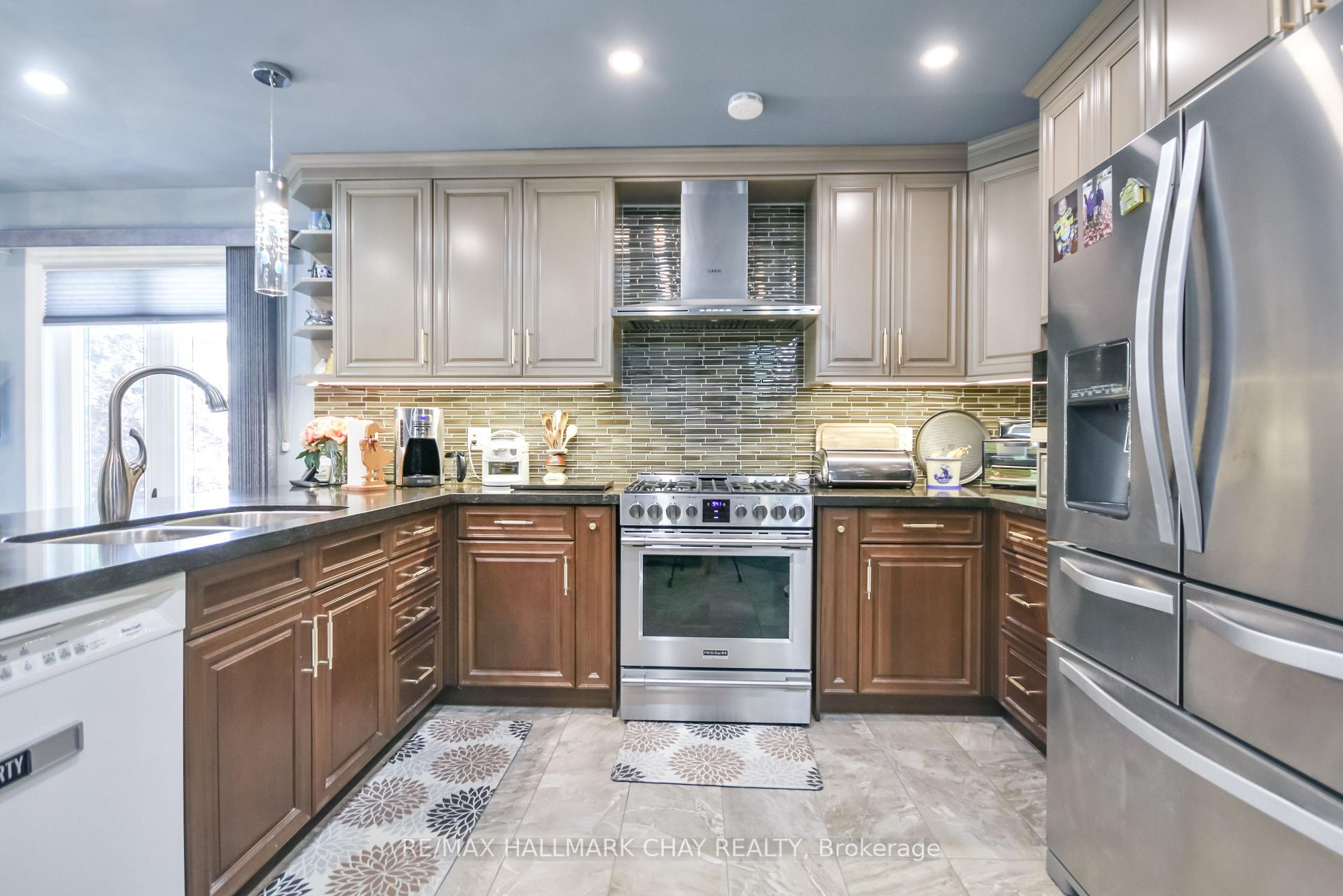 Photo 8 of 5 Meadowood Drive, Wasaga Beach — HOMEH