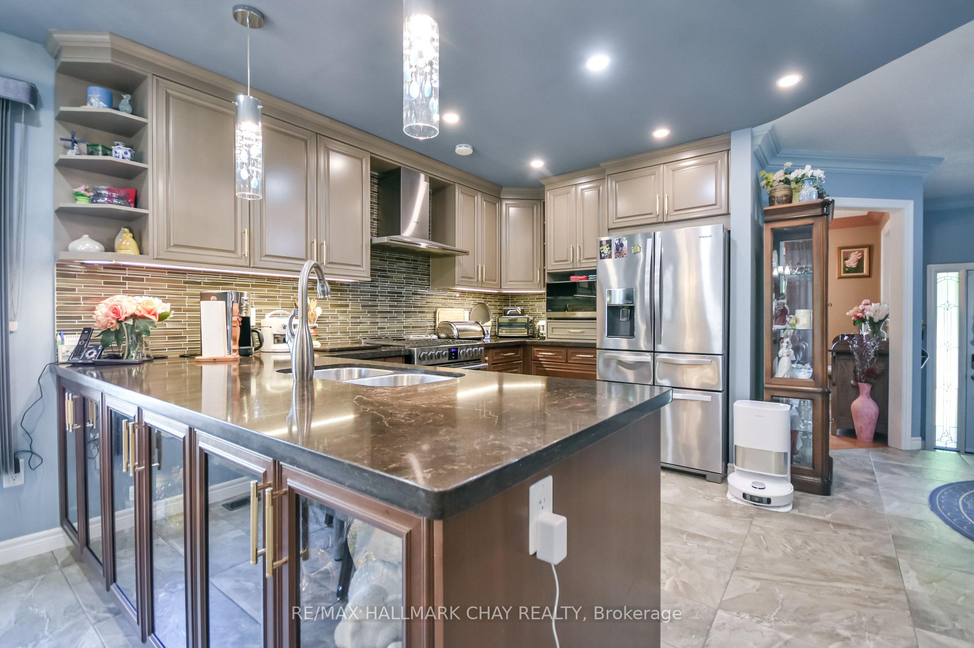 Photo 10 of 5 Meadowood Drive, Wasaga Beach — HOMEH