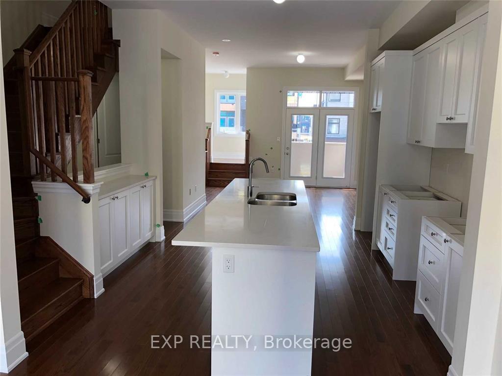 Photo 8 of 22 Golden Trail, Vaughan, Patterson — HOMEH
