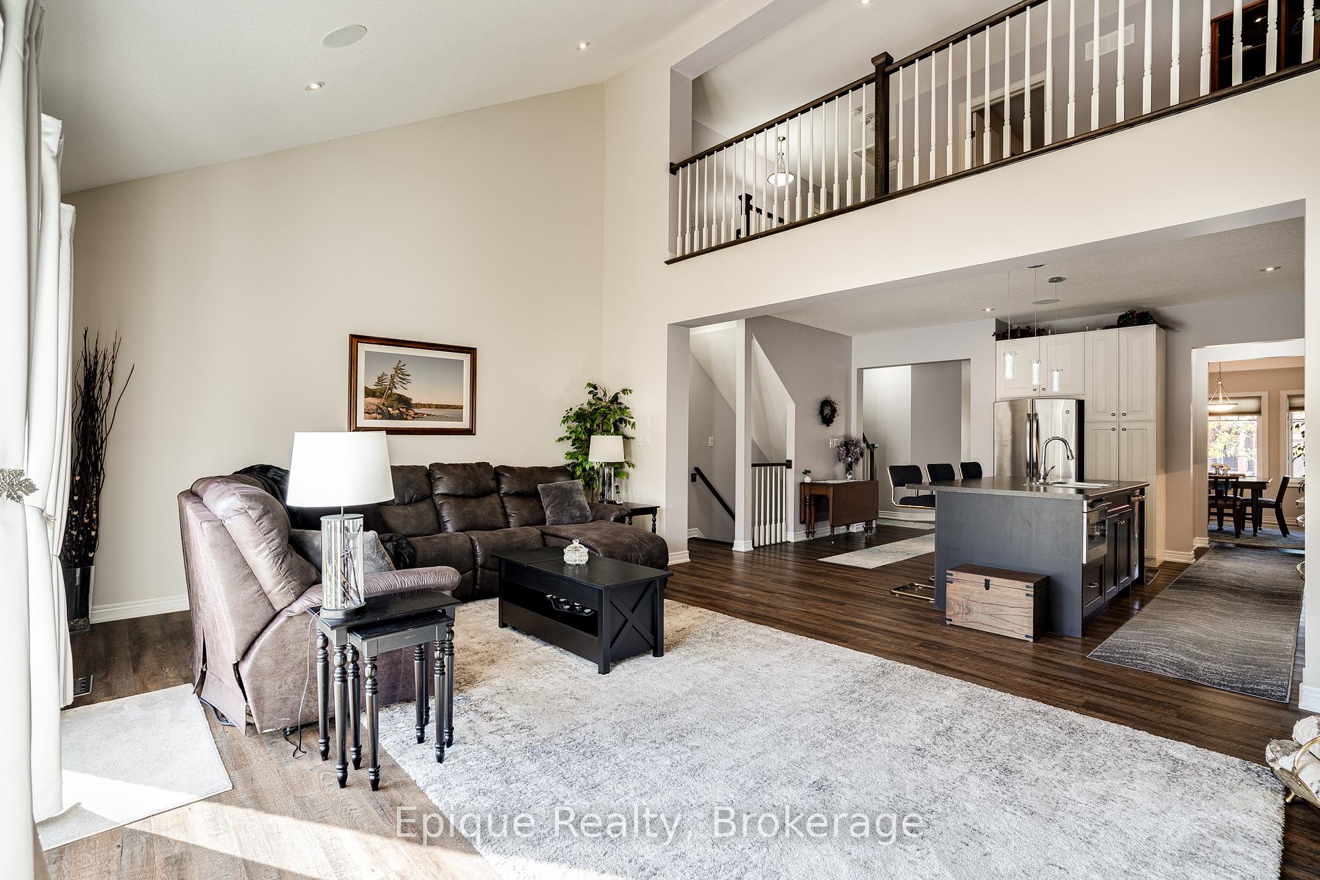 Photo 15 of 68 Roselawn Crescent, Welland, Coyle Creek — HOMEH