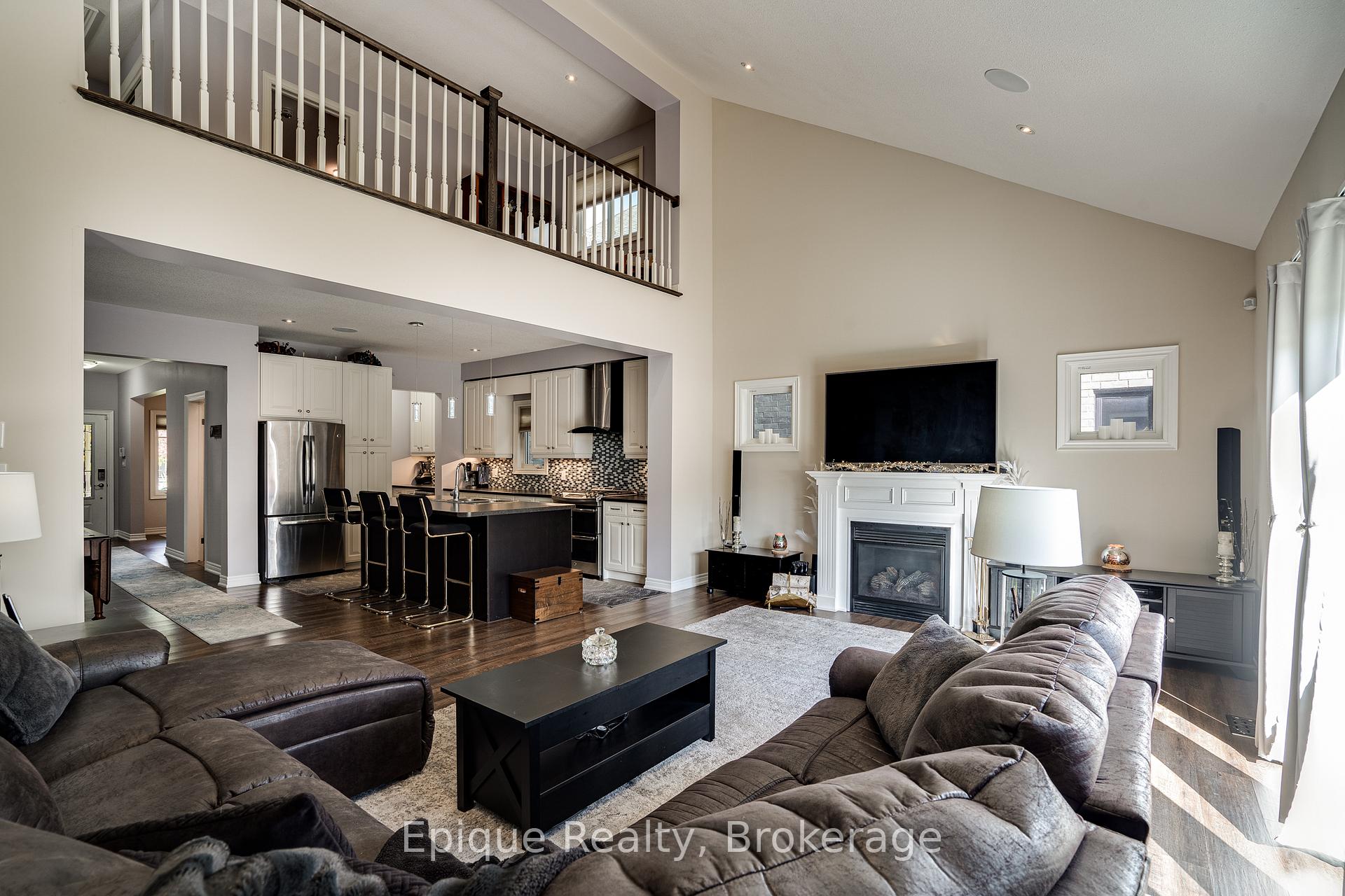 Photo 16 of 68 Roselawn Crescent, Welland, Coyle Creek — HOMEH