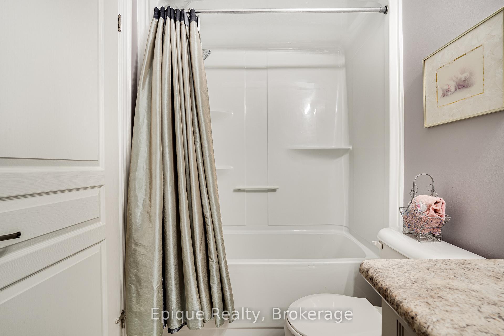 Photo 25 of 68 Roselawn Crescent, Welland, Coyle Creek — HOMEH