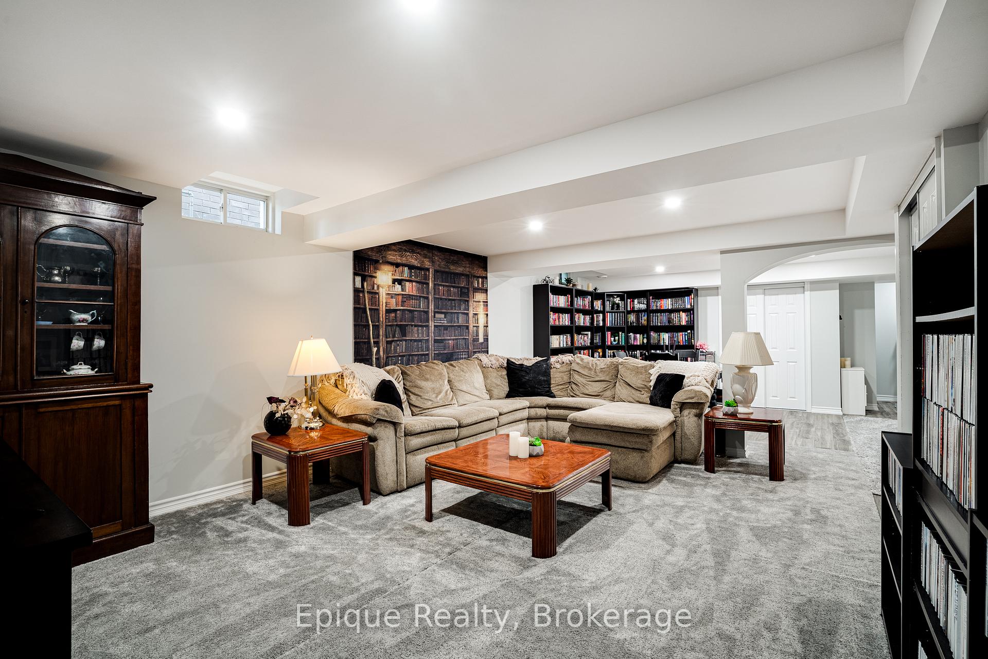 Photo 26 of 68 Roselawn Crescent, Welland, Coyle Creek — HOMEH