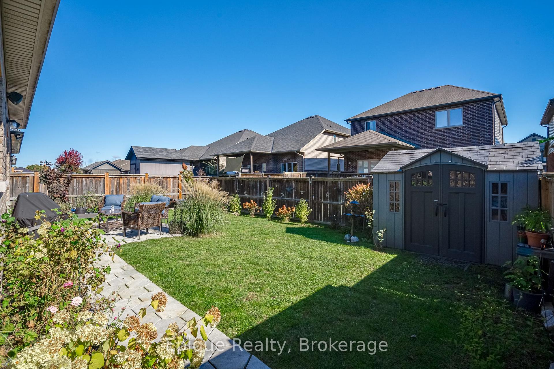 Photo 32 of 68 Roselawn Crescent, Welland, Coyle Creek — HOMEH