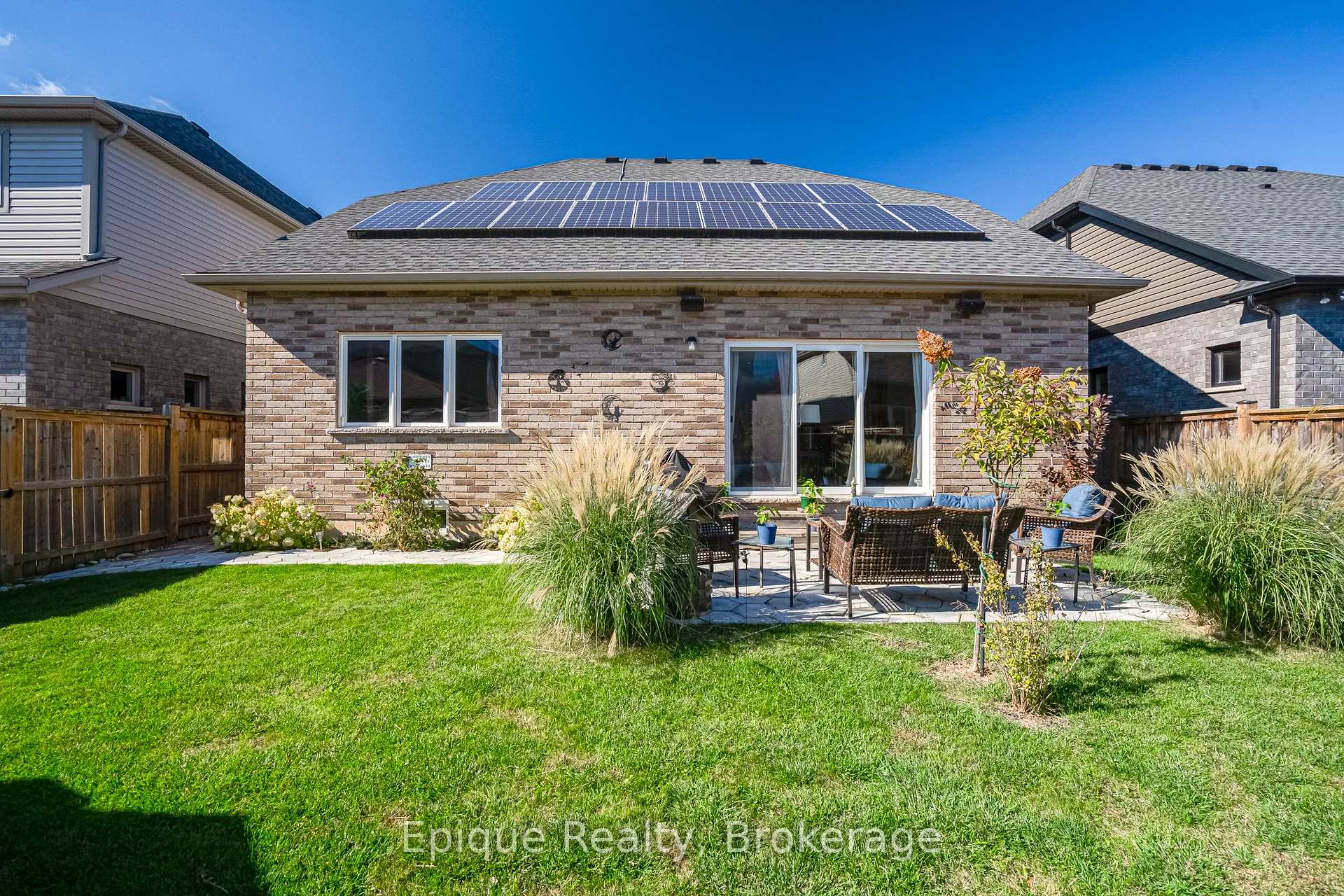 Photo 33 of 68 Roselawn Crescent, Welland, Coyle Creek — HOMEH