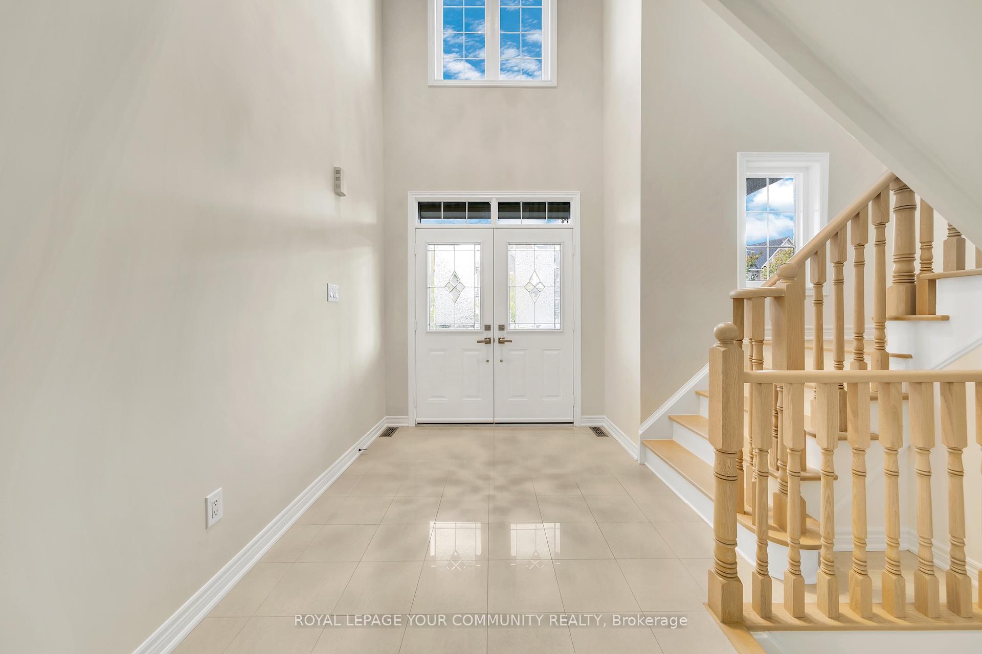 Photo 4 of 112 Allison Ann Way, Vaughan, Patterson — HOMEH
