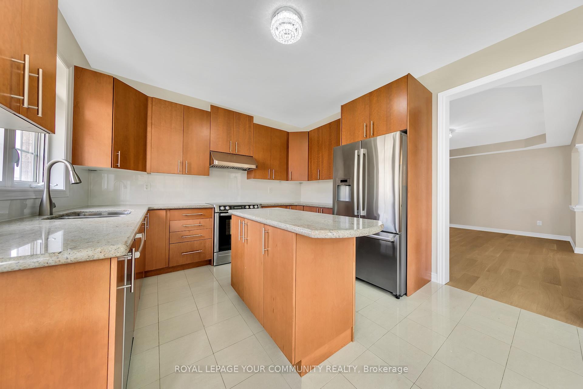 Photo 14 of 112 Allison Ann Way, Vaughan, Patterson — HOMEH
