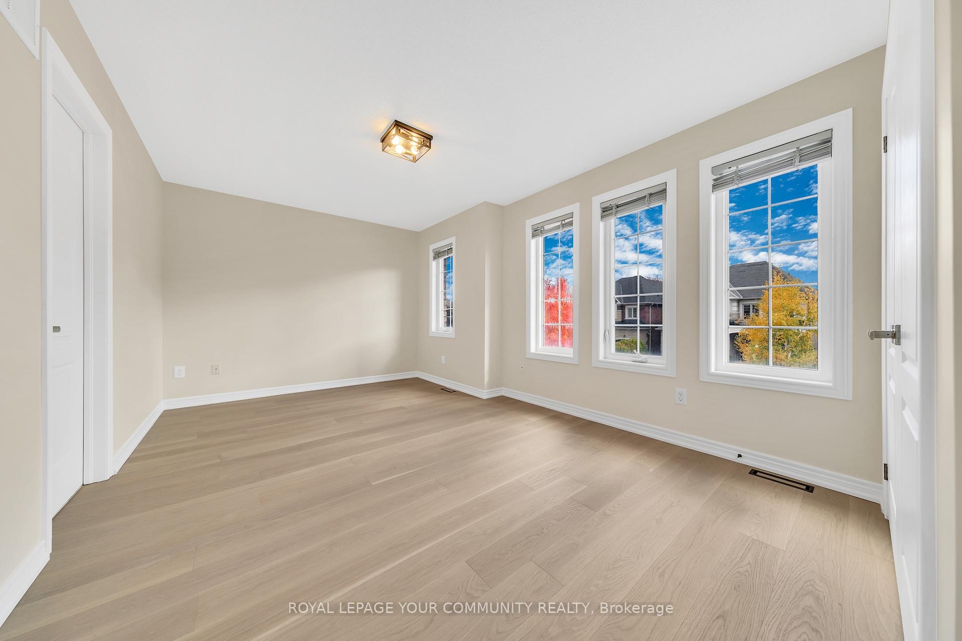 Photo 32 of 112 Allison Ann Way, Vaughan, Patterson — HOMEH