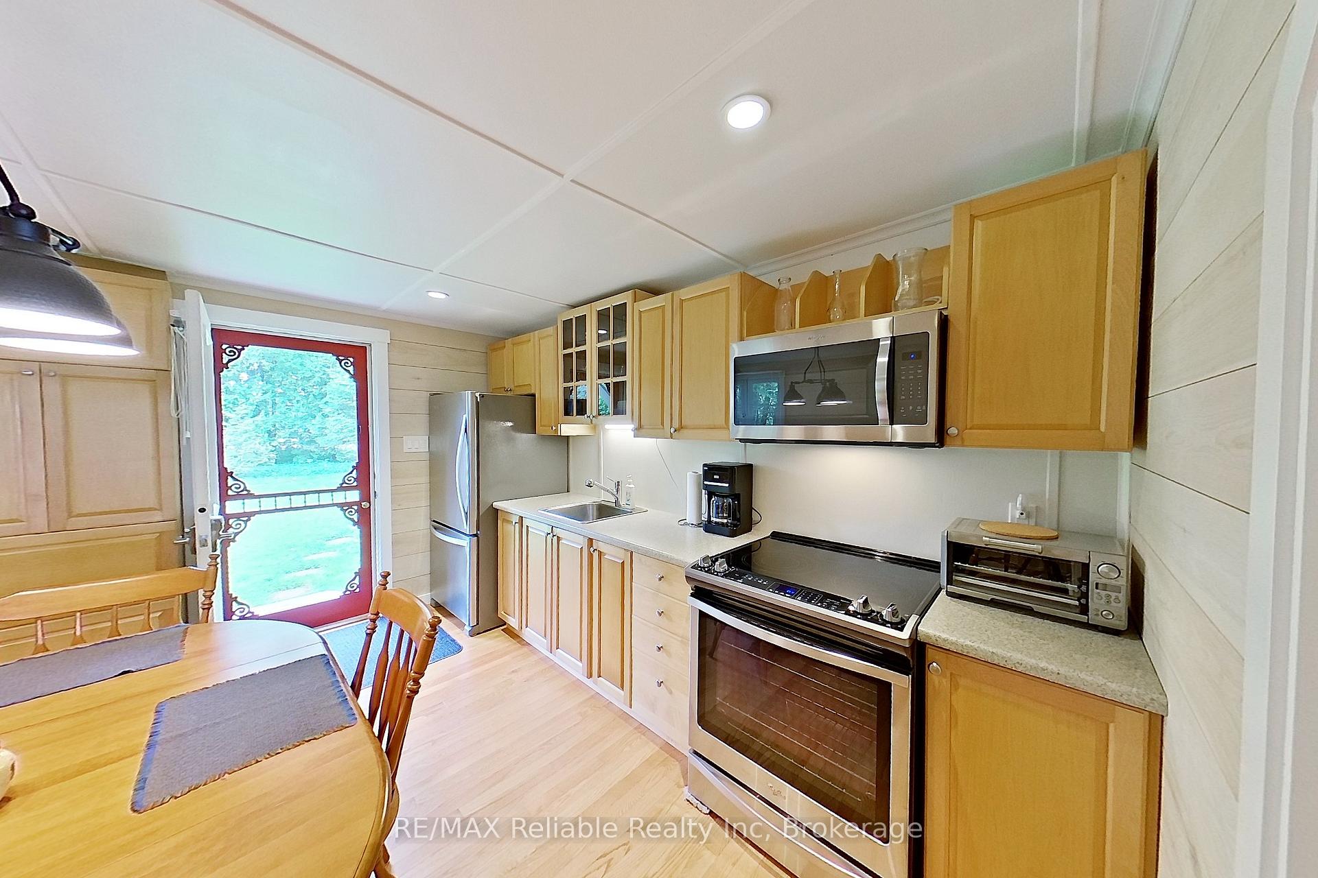 Photo 10 of 75547 Elliot Street, Bluewater, Bayfield — HOMEH