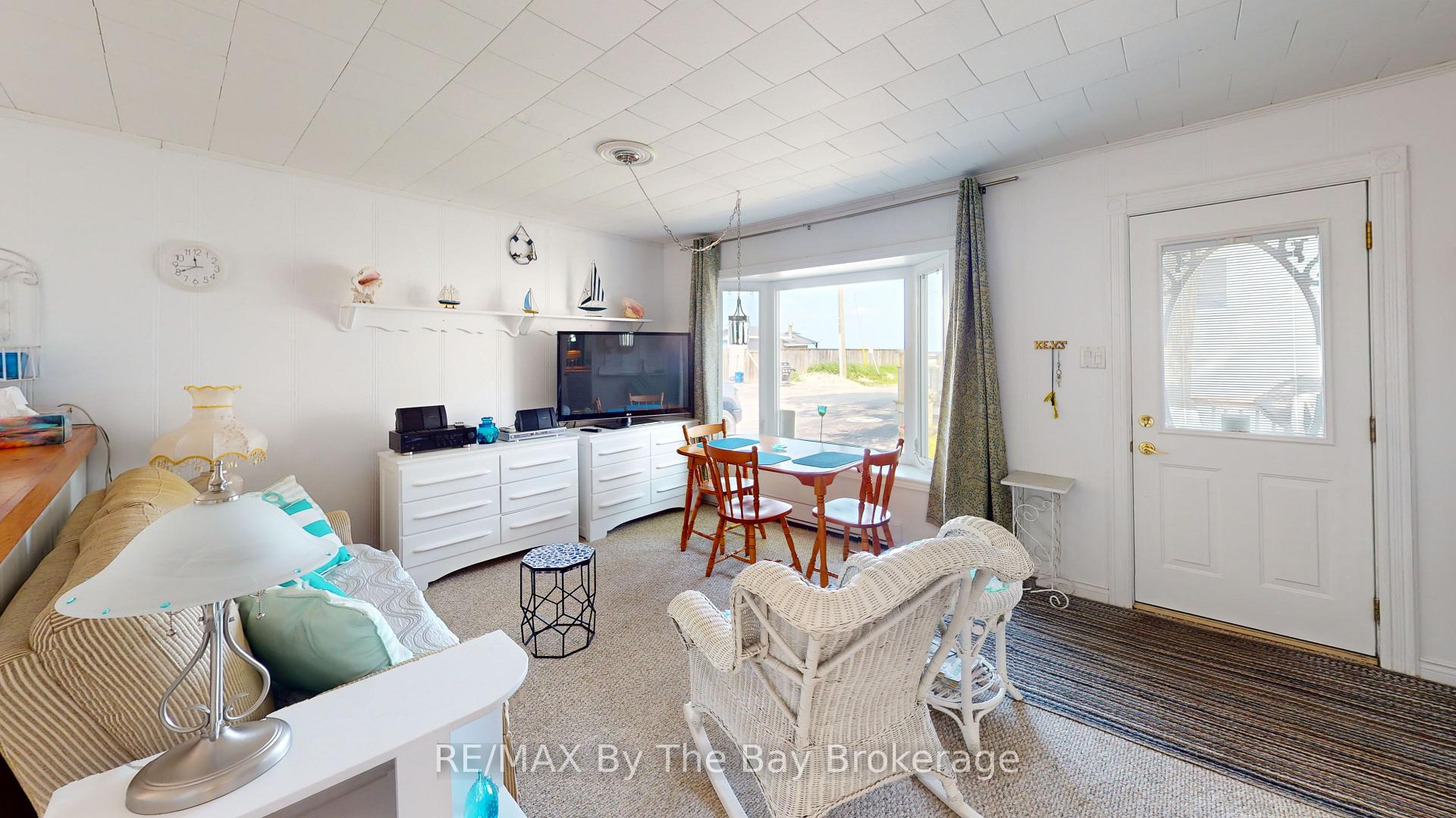 Photo 9 of Unit 3, 5 29th Street N, Wasaga Beach — HOMEH